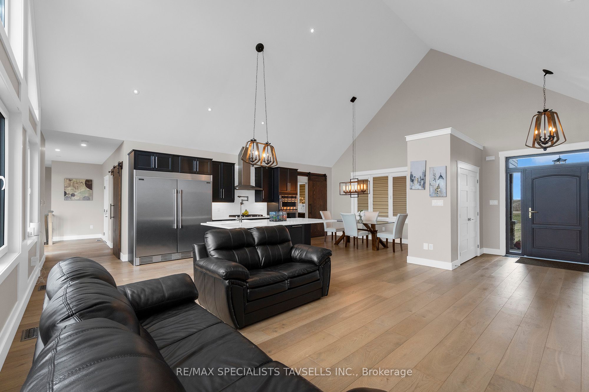 374170 6th Line Property Photo 6