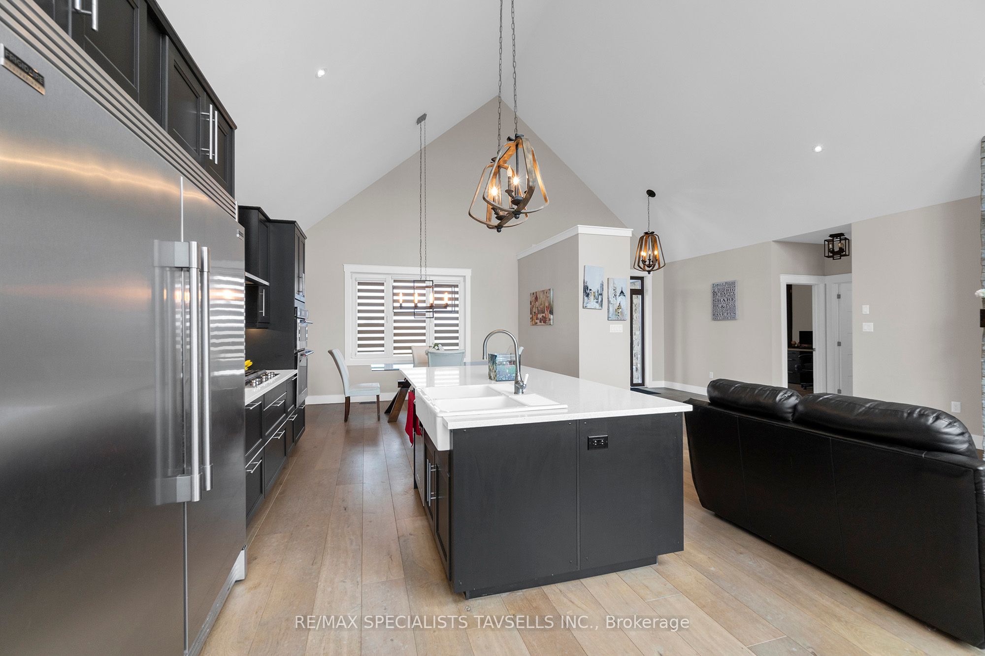 374170 6th Line Property Photo 11