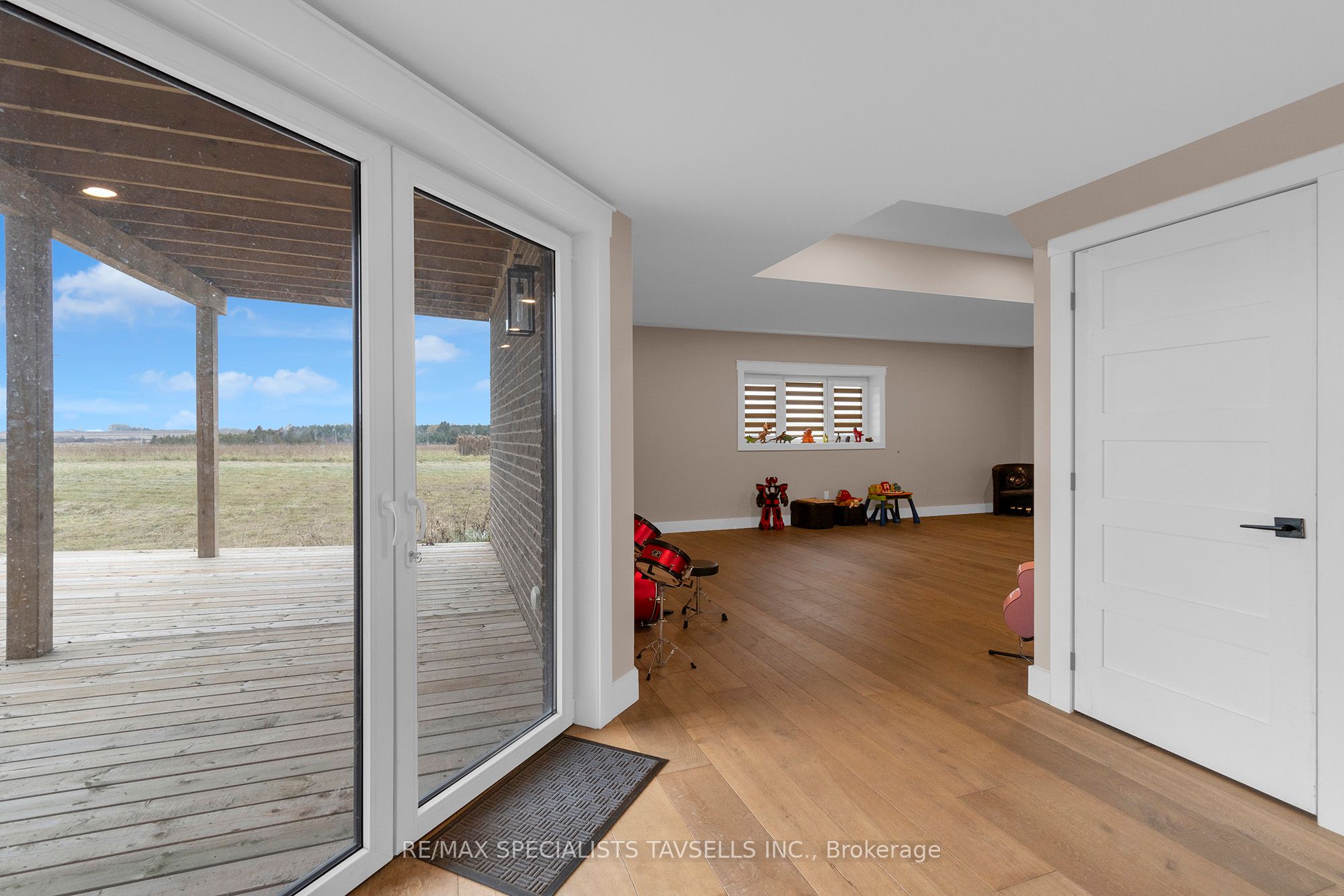 374170 6th Line Property Photo 27