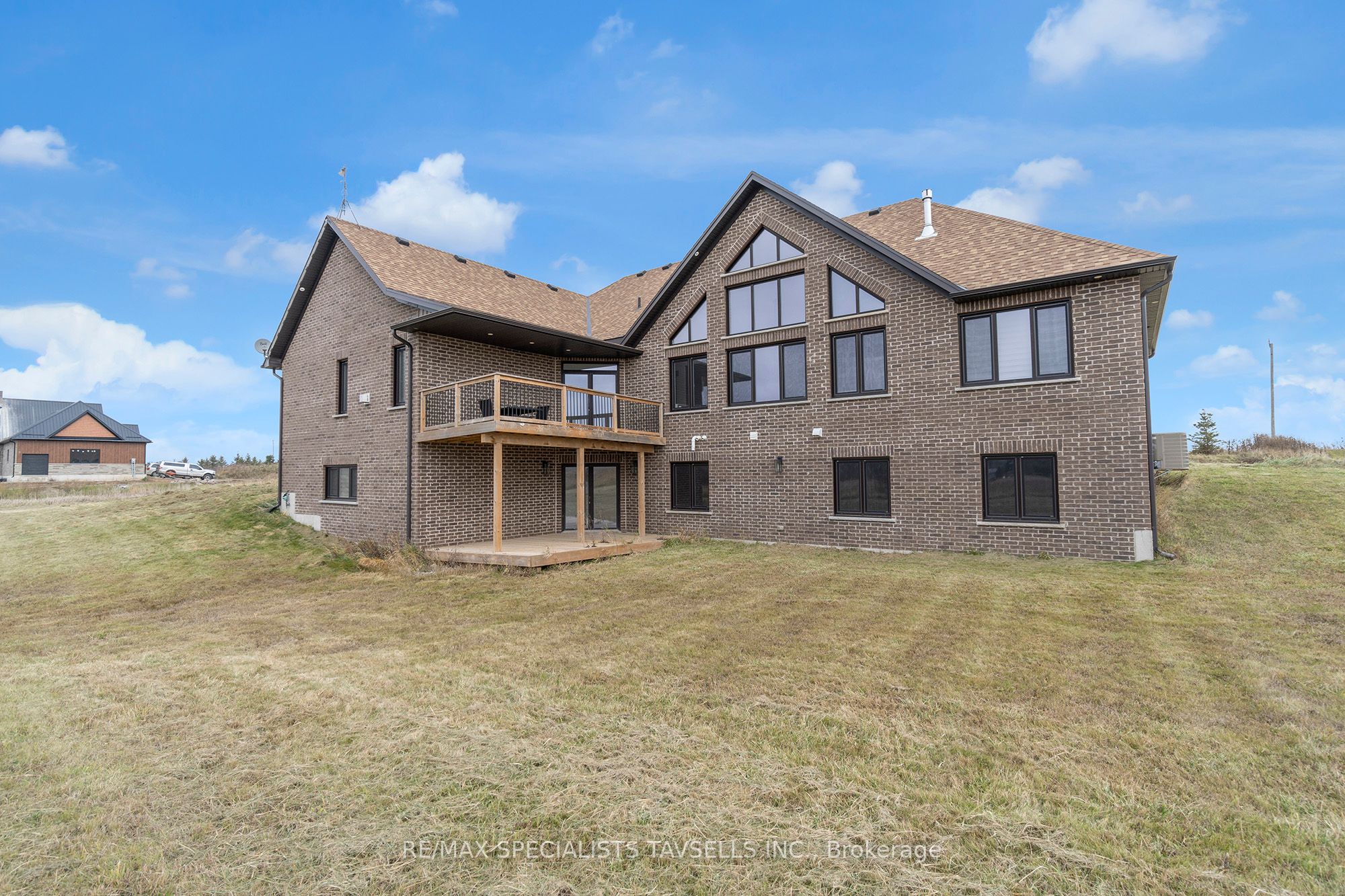 374170 6th Line Property Photo 30