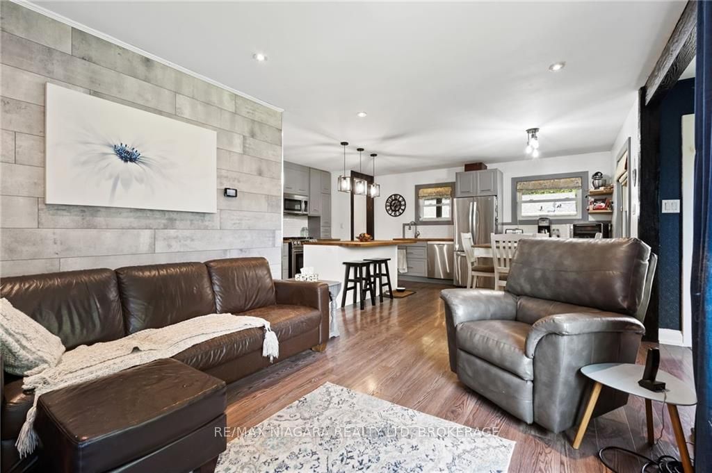 908 Netherby Road Property Photo 4
