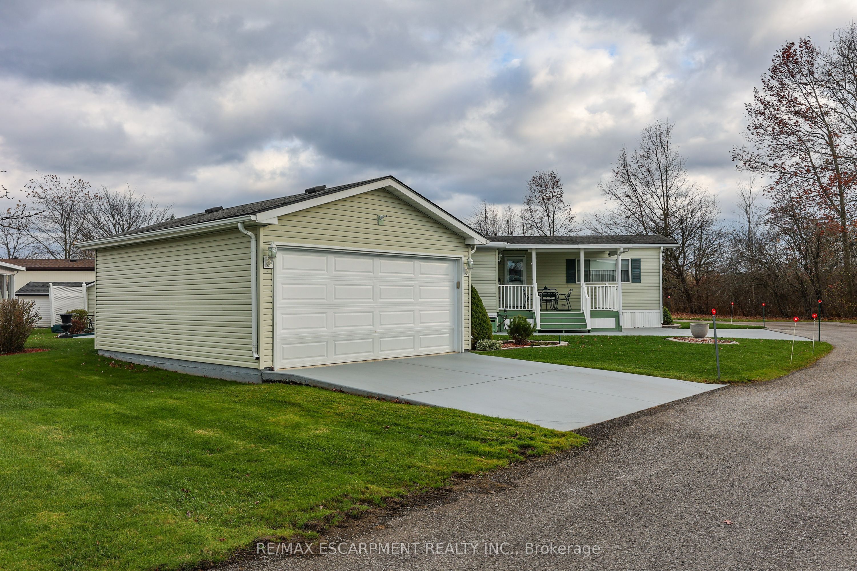 #335 - 3033 Townline Road Property Photo 3