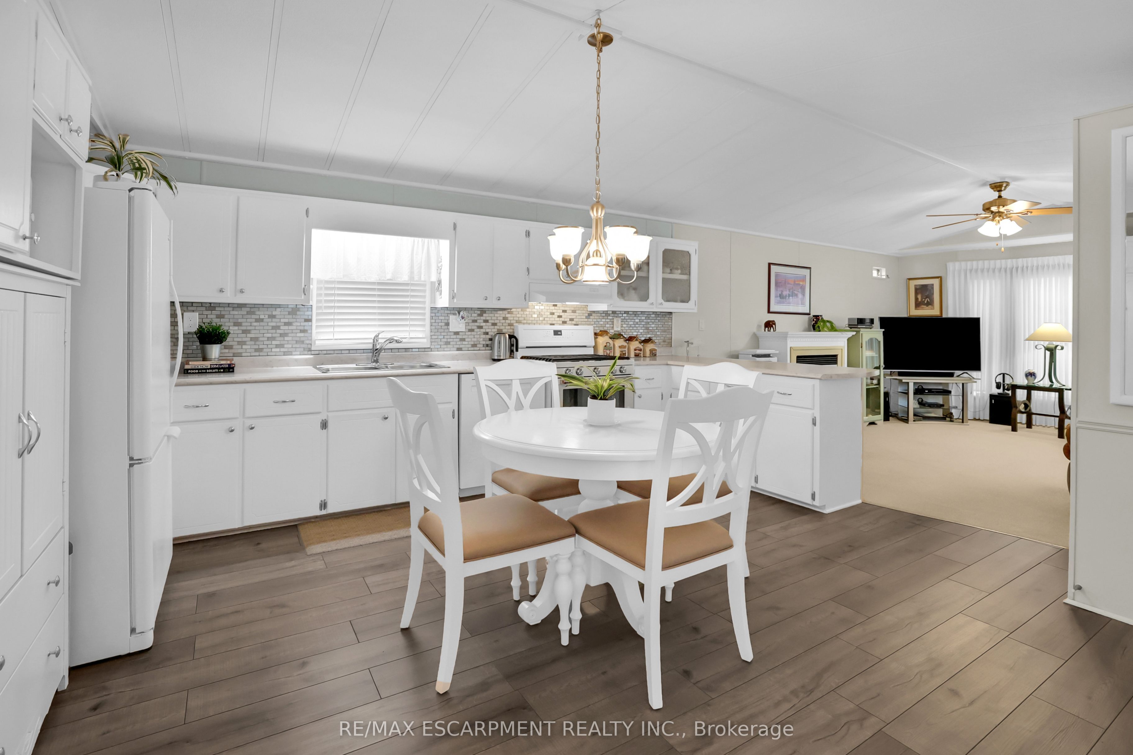 #335 - 3033 Townline Road Property Photo 5