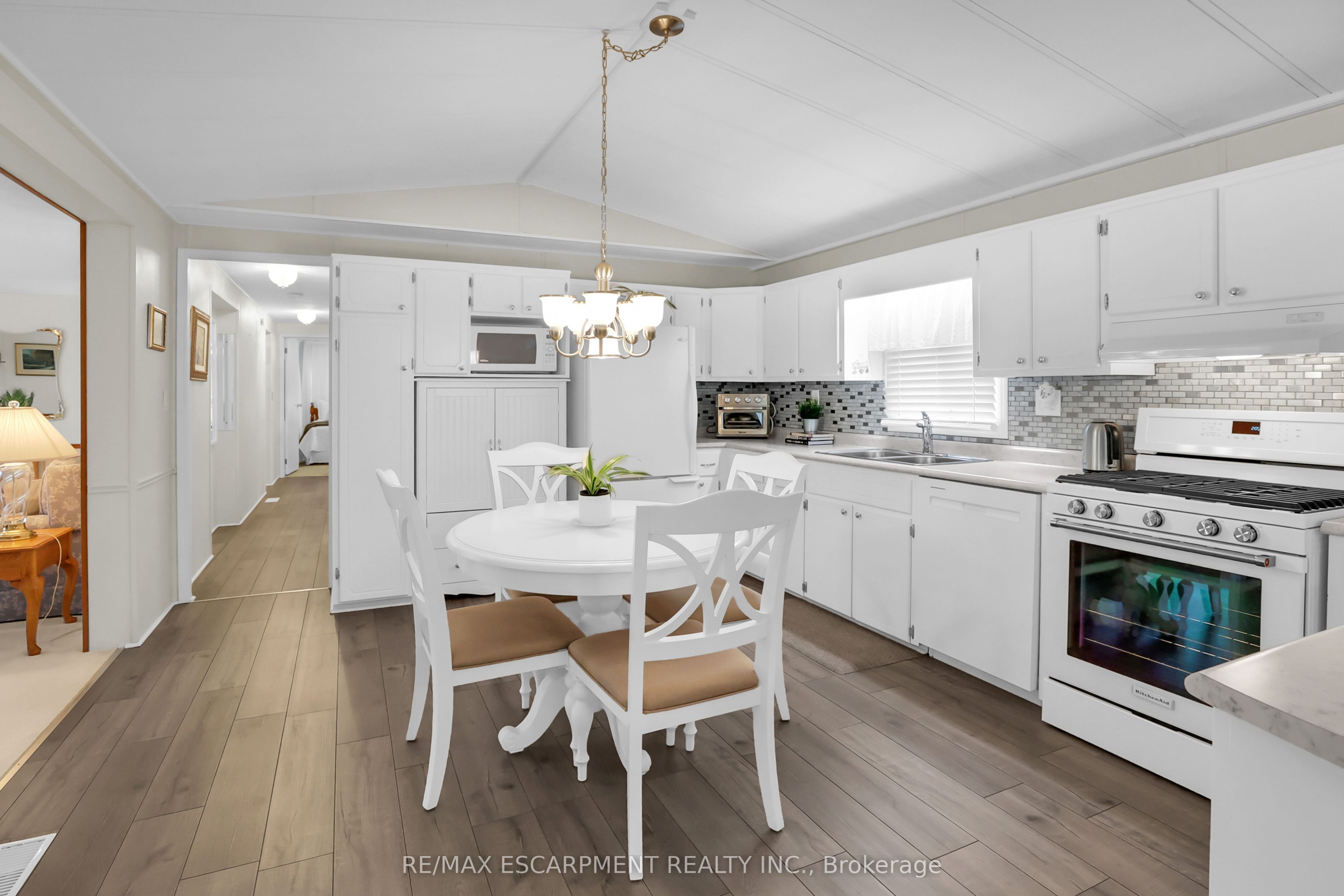 #335 - 3033 Townline Road Property Photo 6