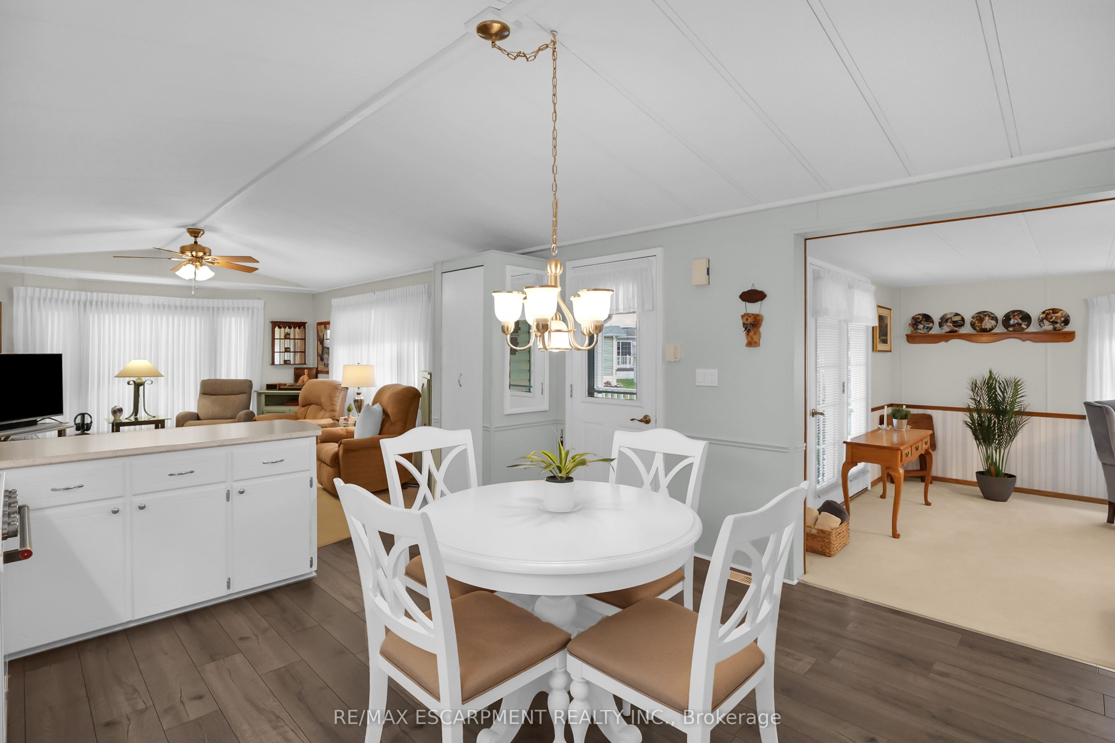 #335 - 3033 Townline Road Property Photo 7