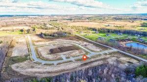 6 Private Berry Drive Property Photo 5