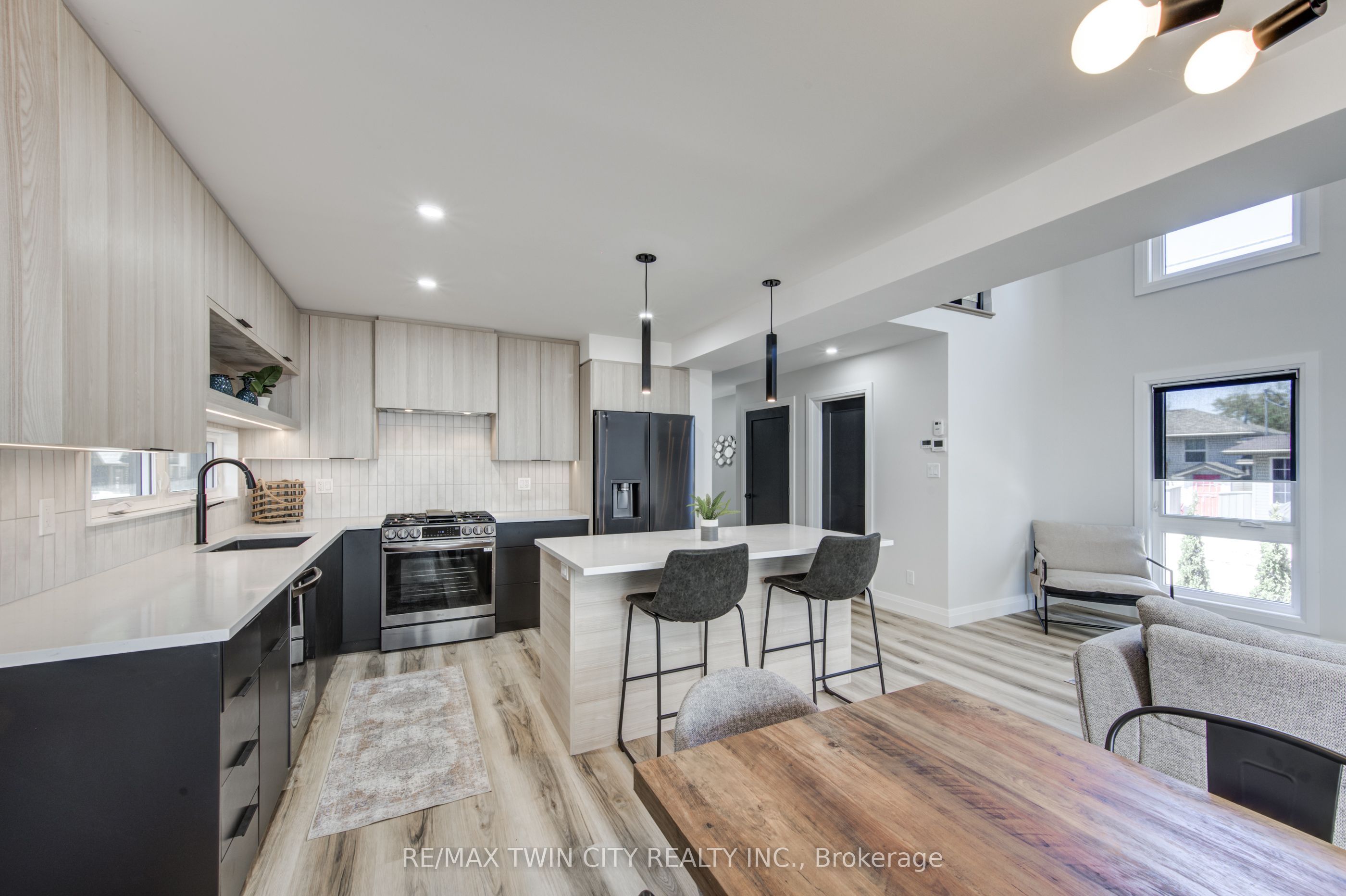 57 Centre Street Property Photo 8