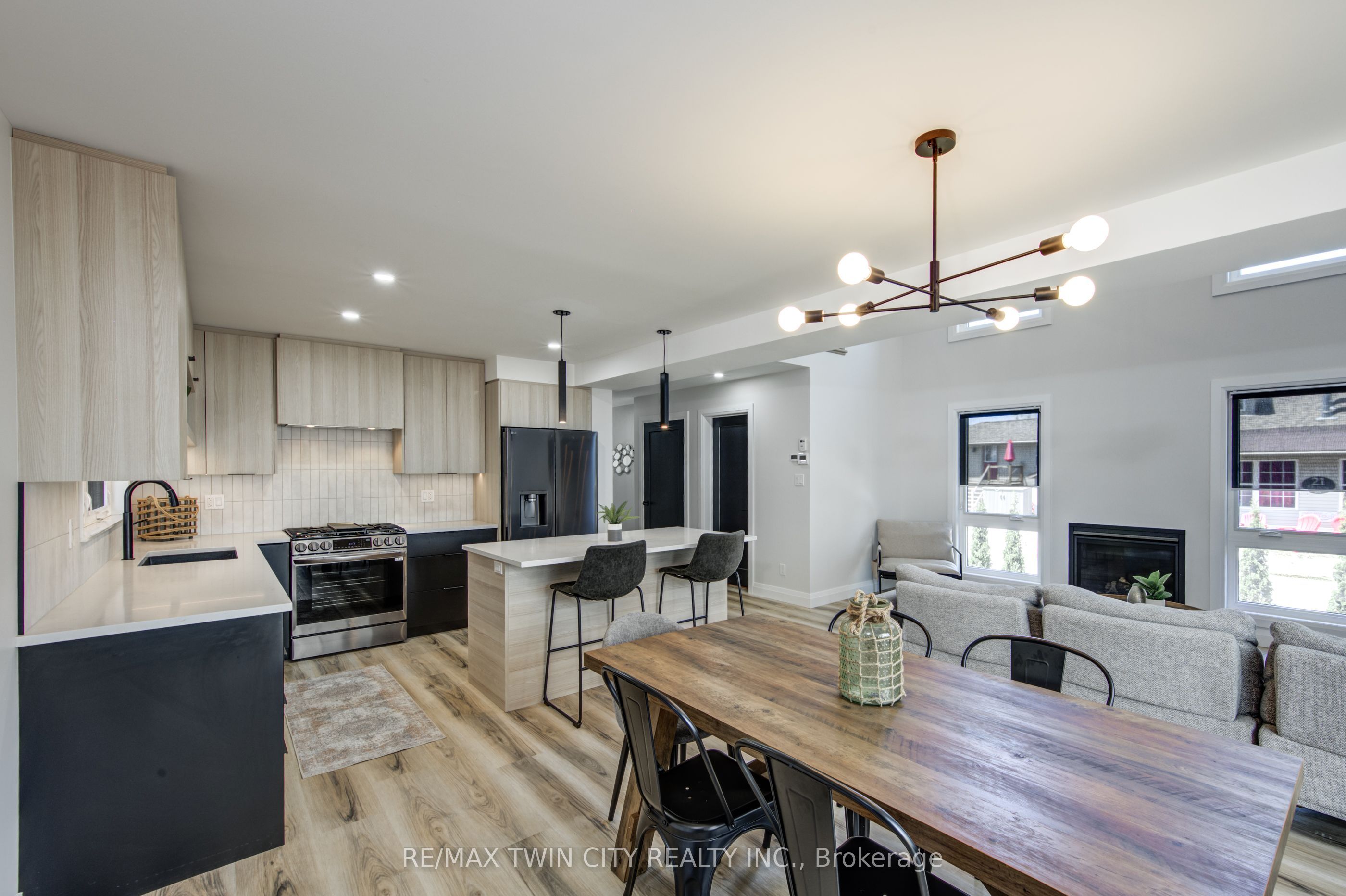 57 Centre Street Property Photo 9