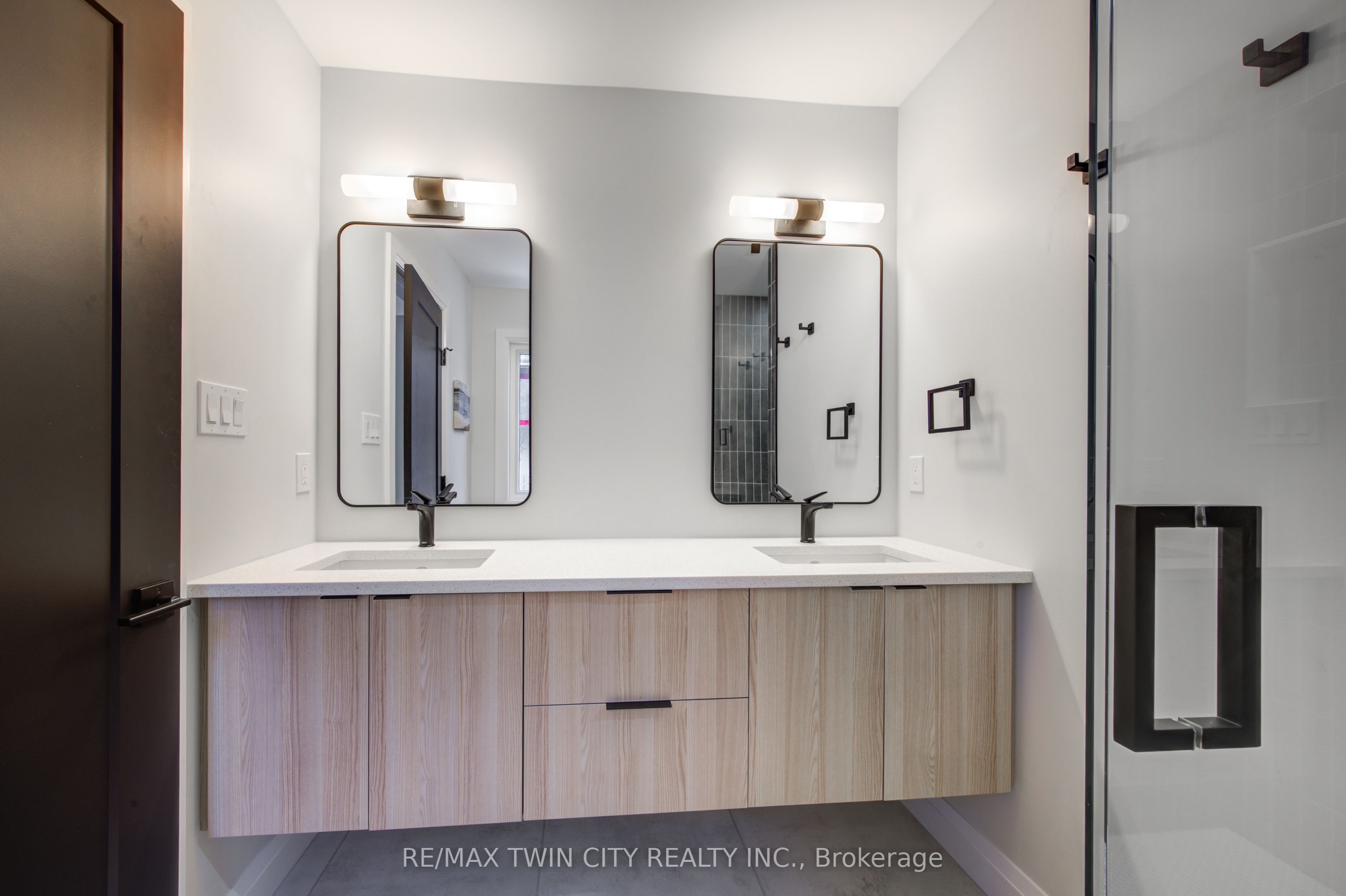 57 Centre Street Property Photo 21