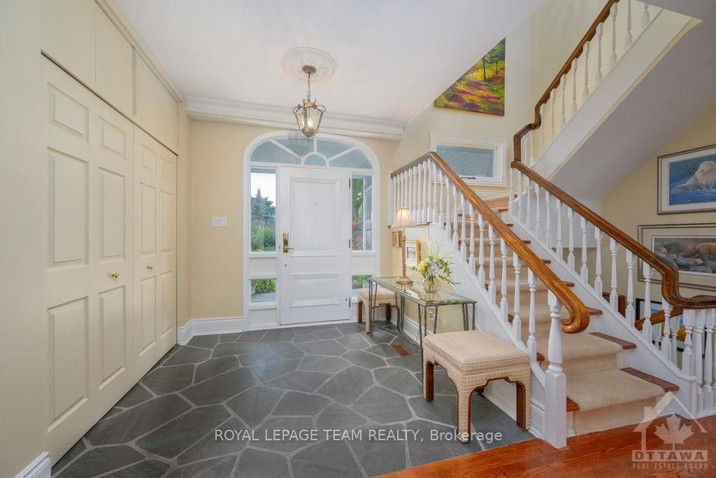 1870 Sixth Line Road Property Photo 4