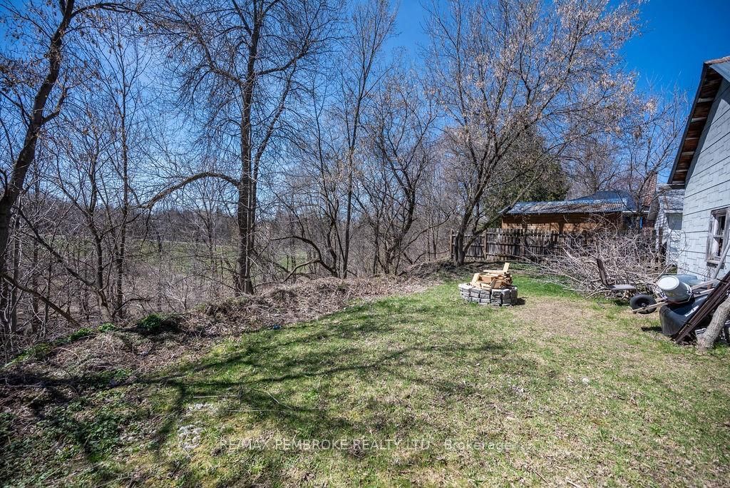 414 Moffat Street Property Photo 16