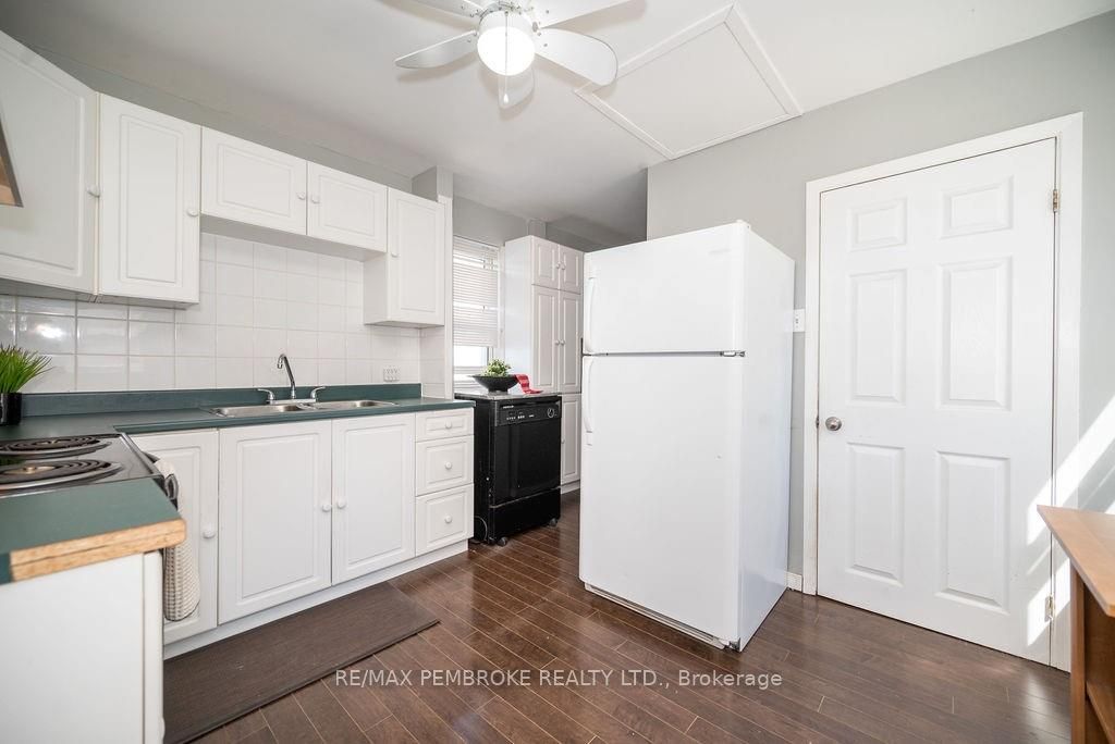 414 Moffat Street Property Photo 22