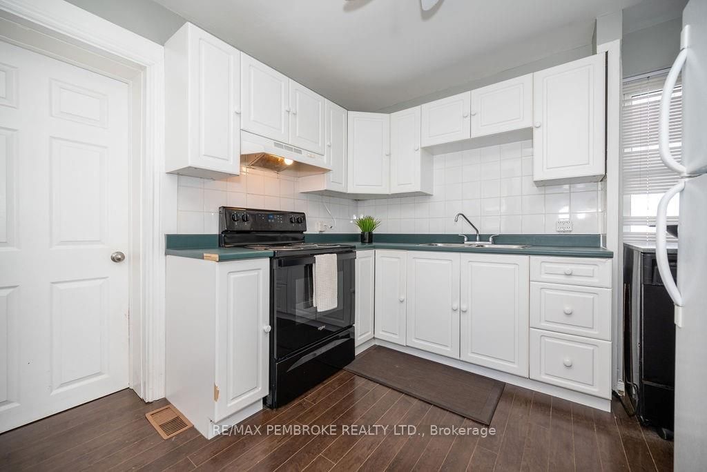 414 Moffat Street Property Photo 25
