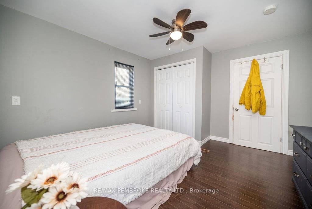 414 Moffat Street Property Photo 27
