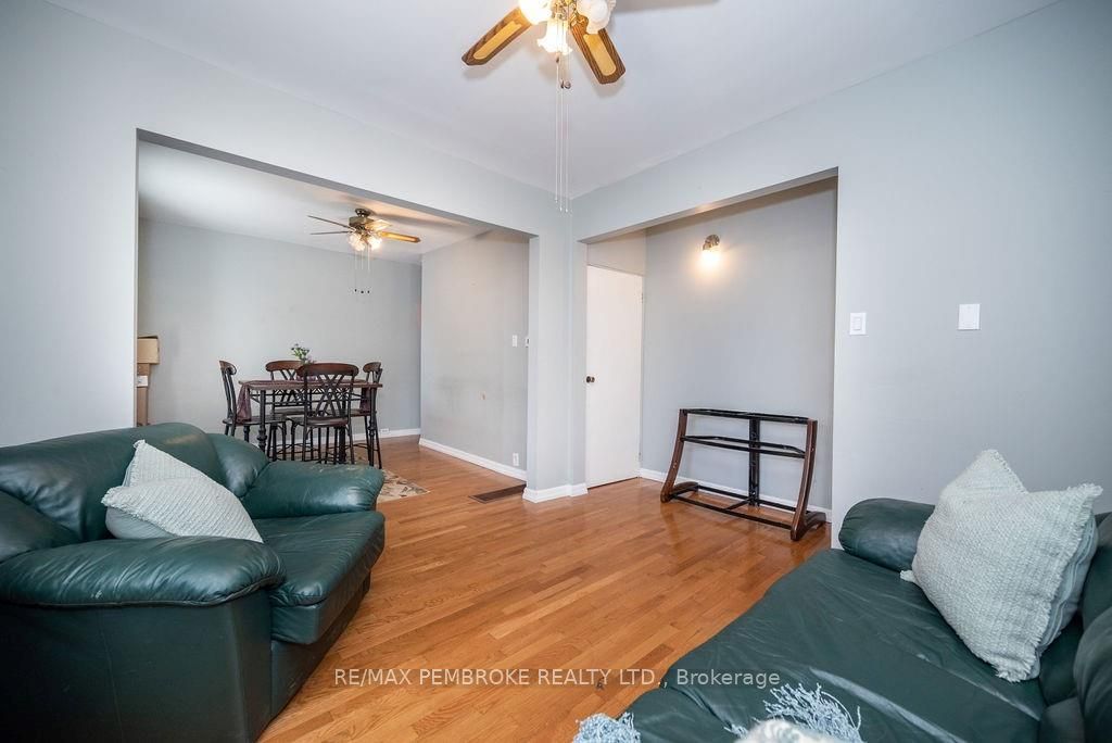 414 Moffat Street Property Photo 35