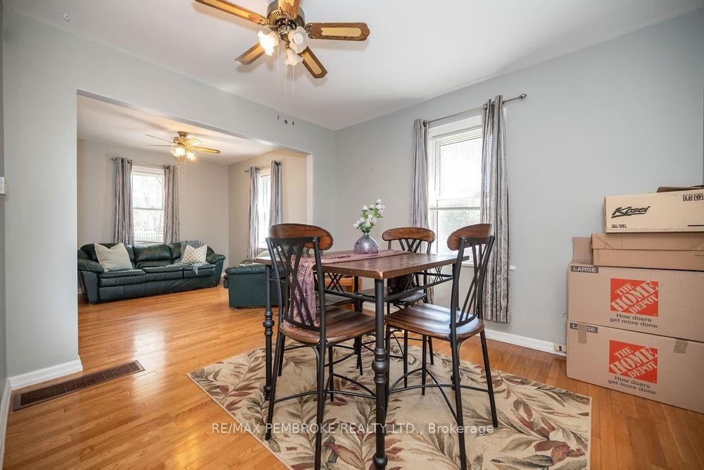 414 Moffat Street Property Photo 40