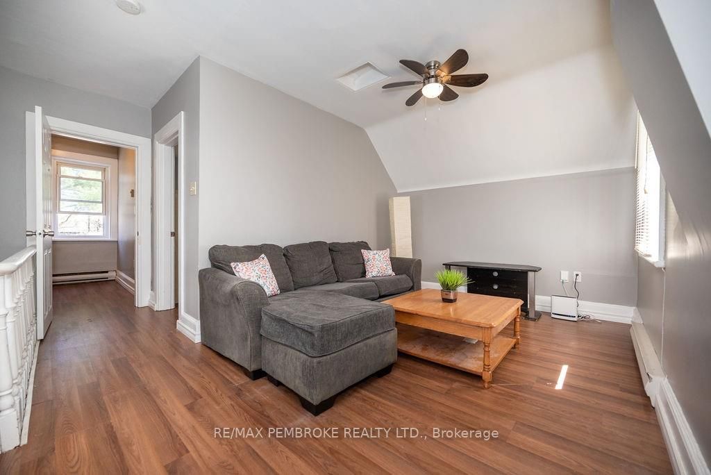 414 Moffat Street Property Photo 46