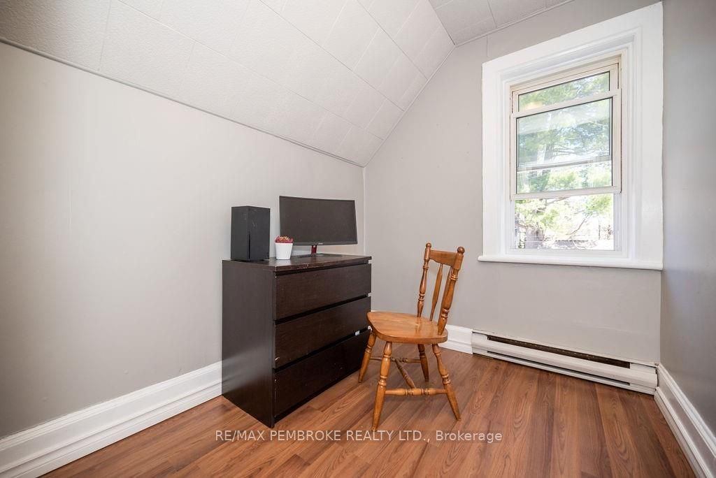414 Moffat Street Property Photo 49