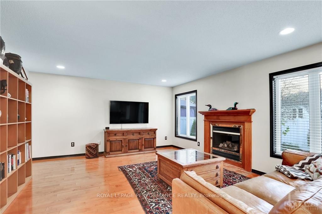 2103 Esprit Drive Property Photo 11