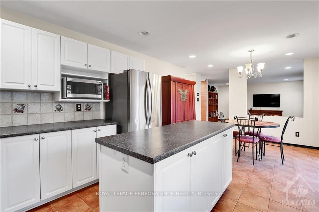 2103 Esprit Drive Property Photo 18