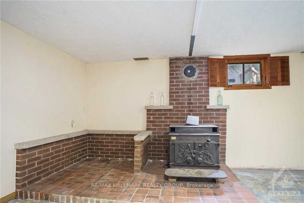 12 Haggart Street Property Photo 18