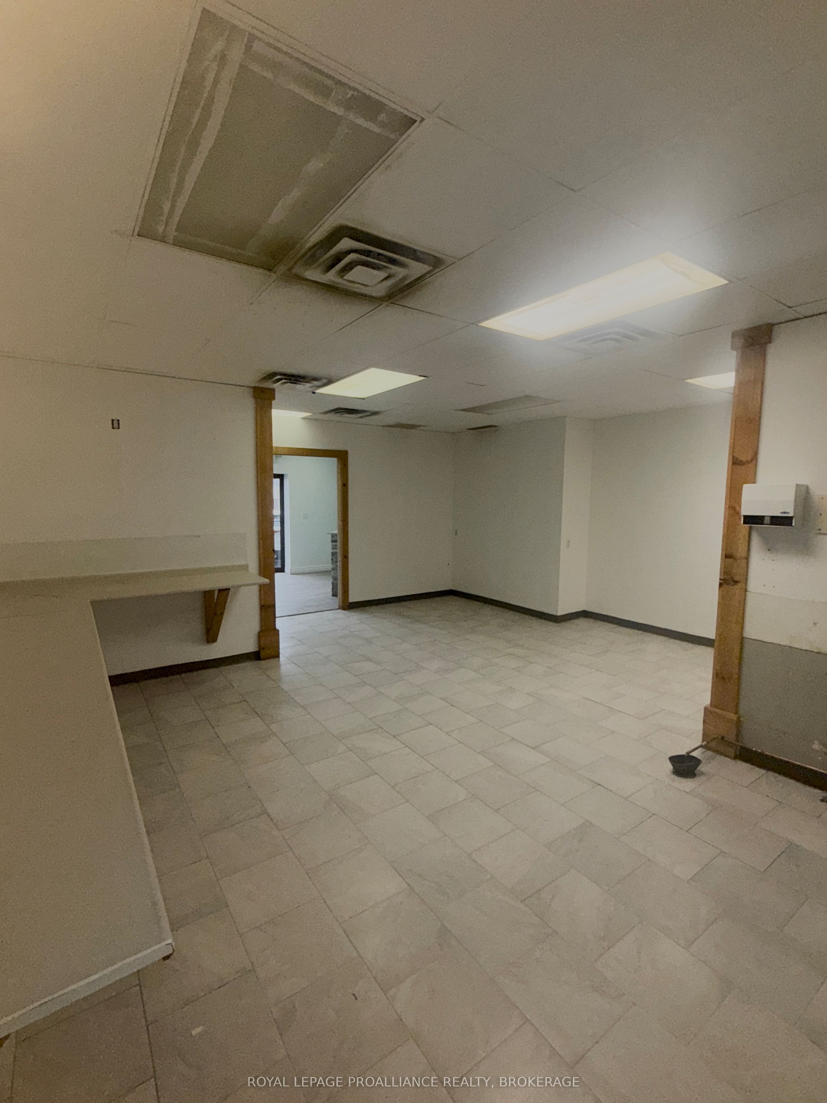 #21b - 745 Gardiners Road Property Photo 6