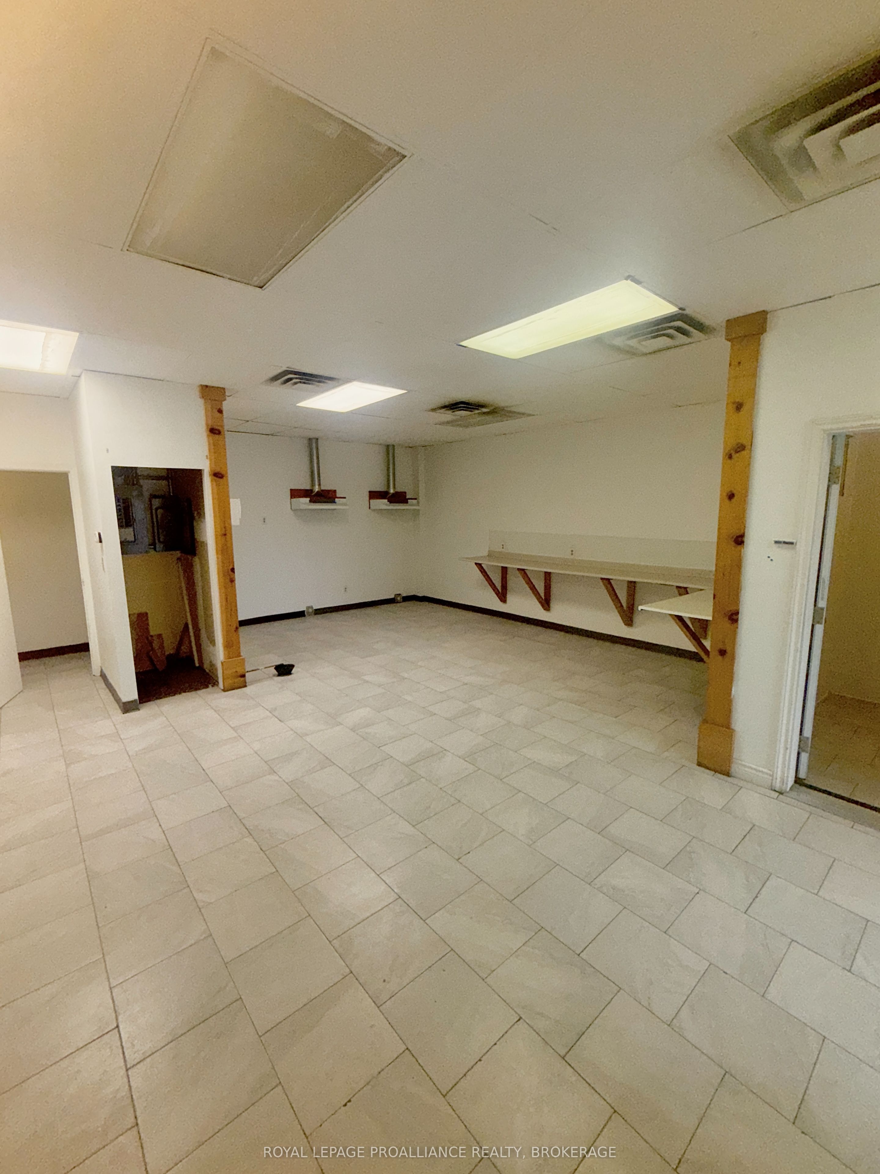 #21b - 745 Gardiners Road Property Photo 7