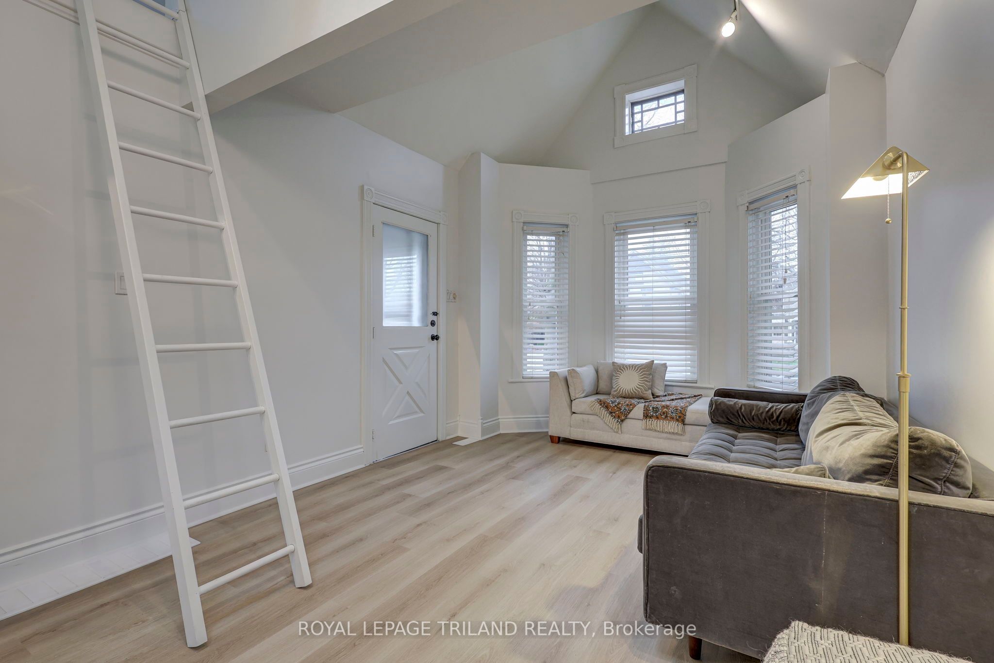 821 Queens Avenue Property Photo 6