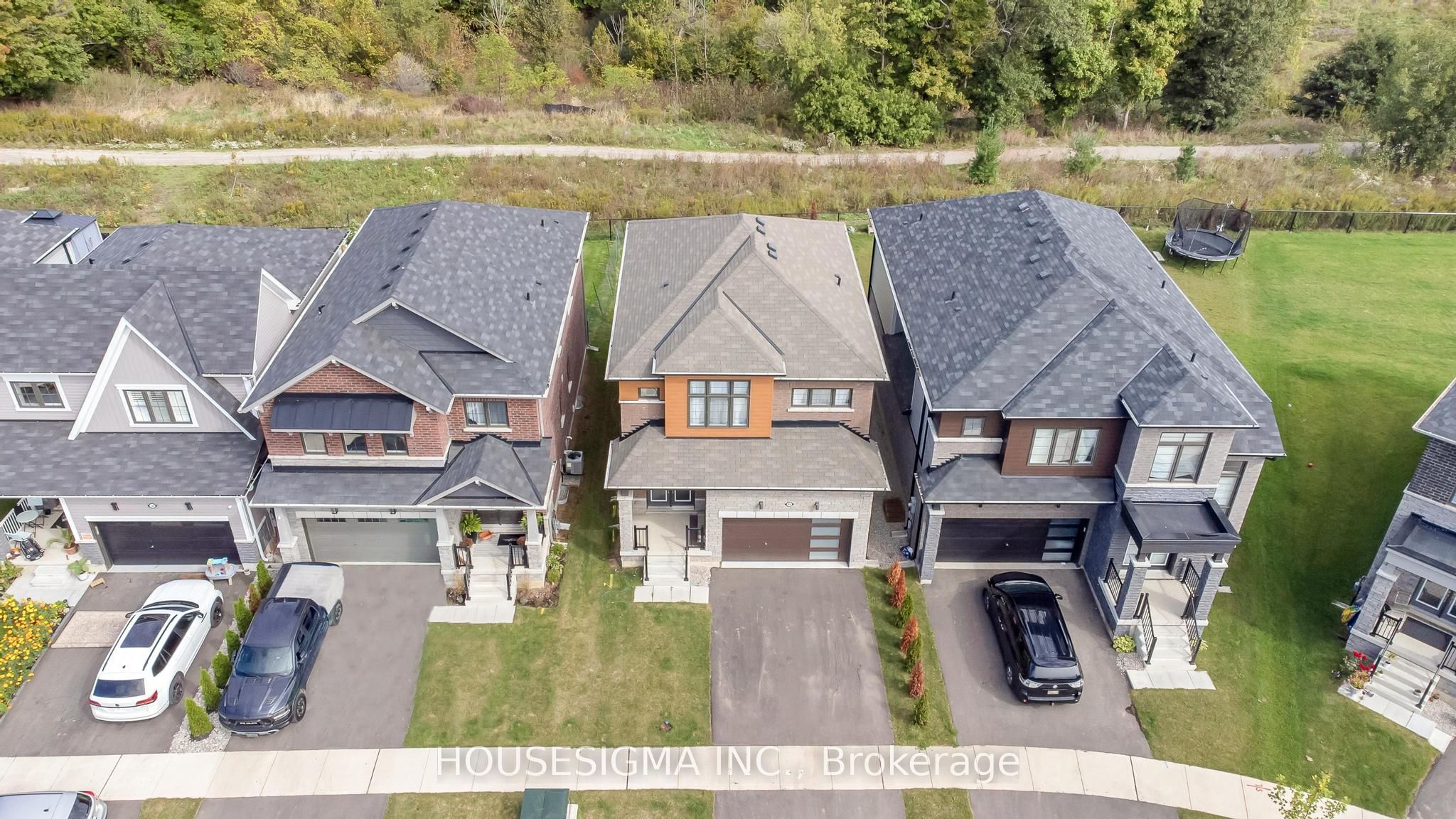 46 Hawick Crescent Property Photo 1