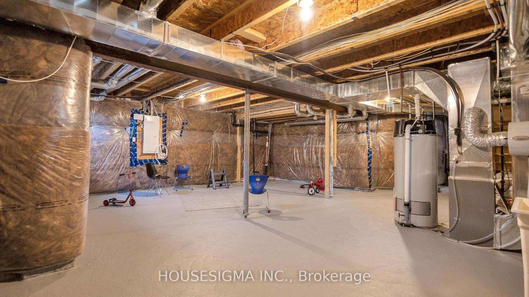46 Hawick Crescent Property Photo 8