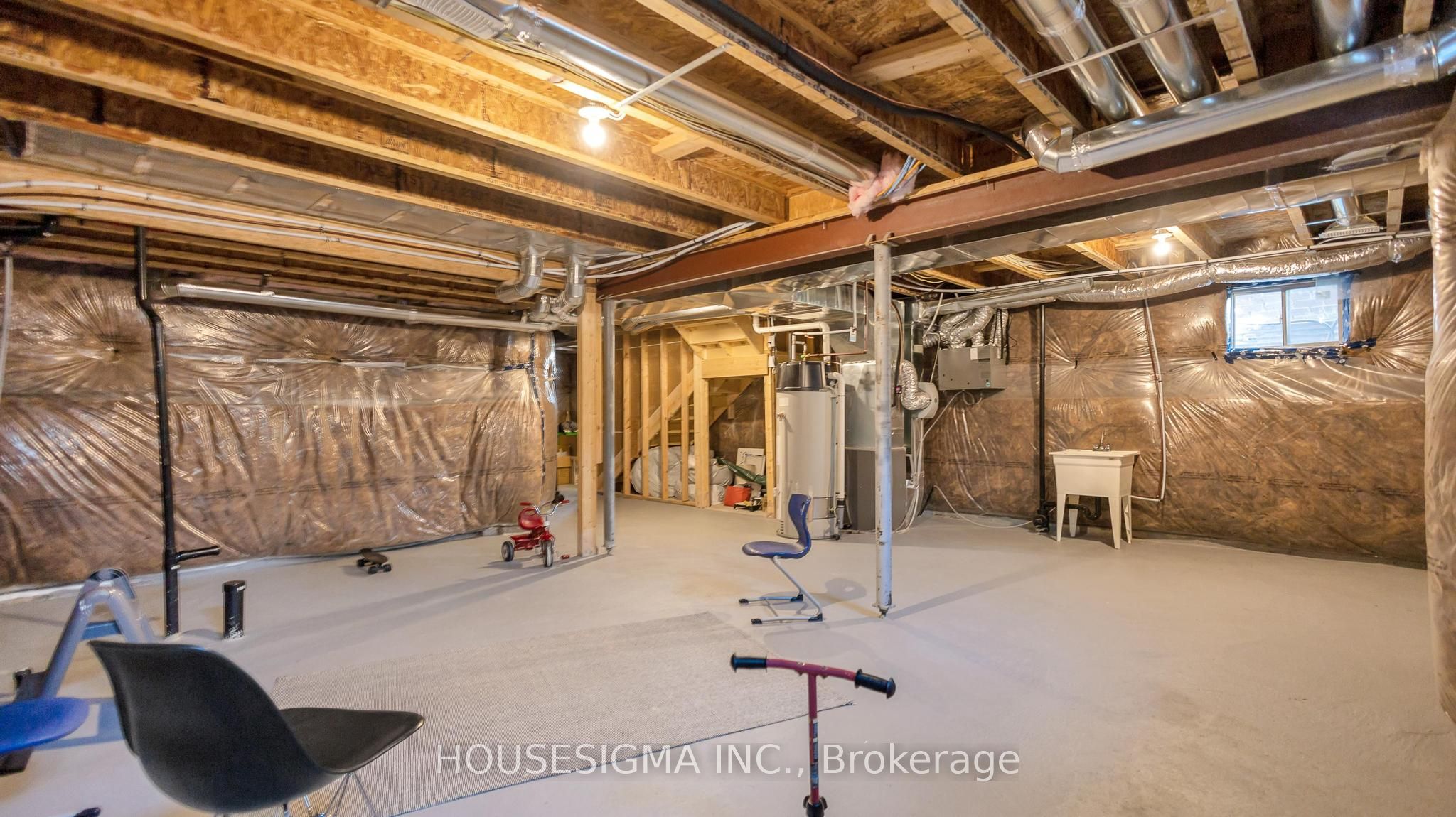 46 Hawick Crescent Property Photo 9