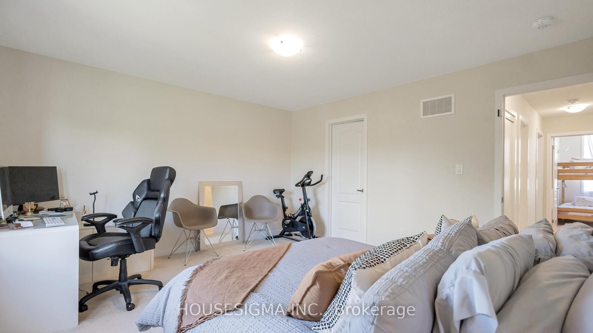 46 Hawick Crescent Property Photo 32