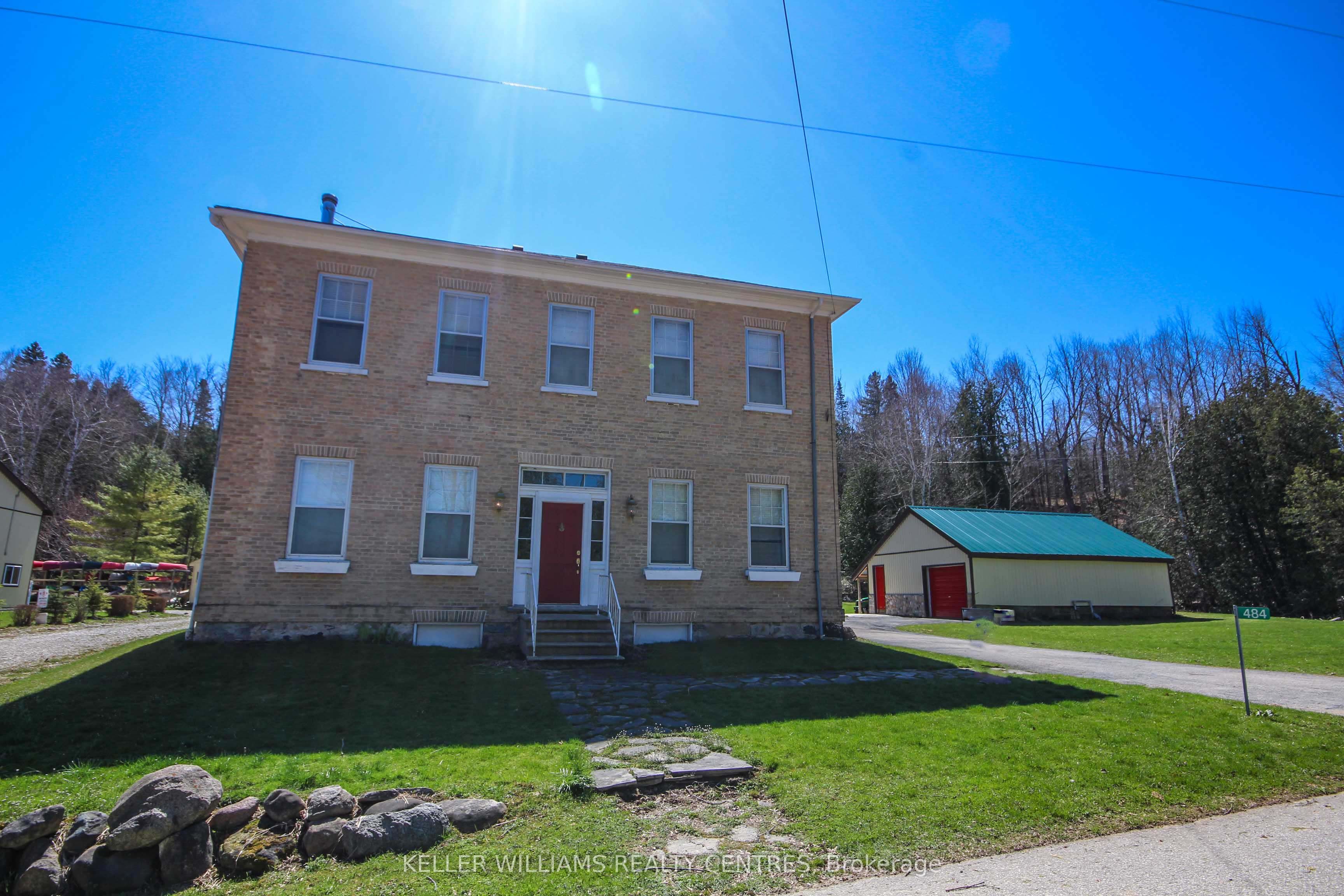 484 Carlisle Street Property Photo 2