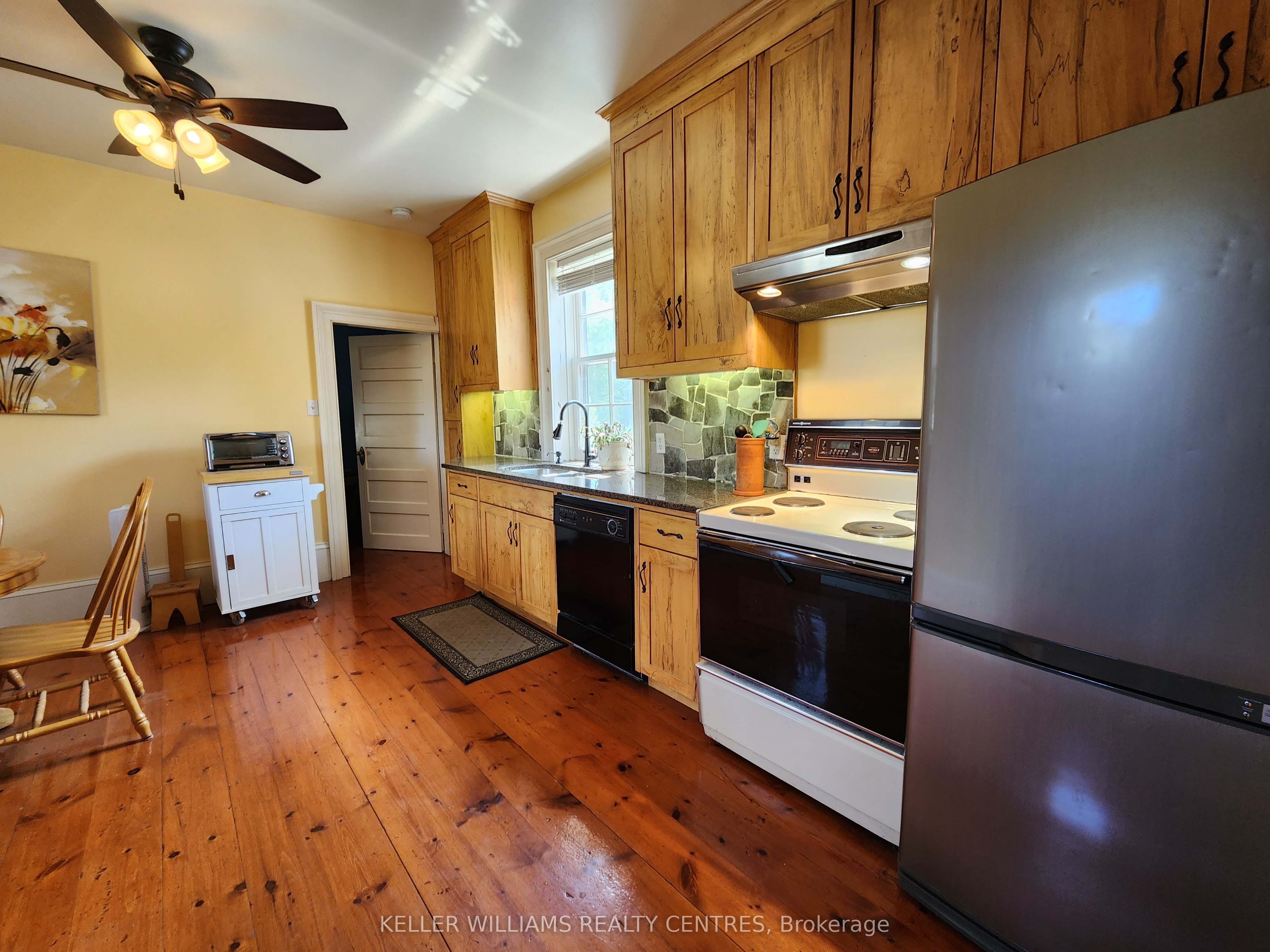 484 Carlisle Street Property Photo 22