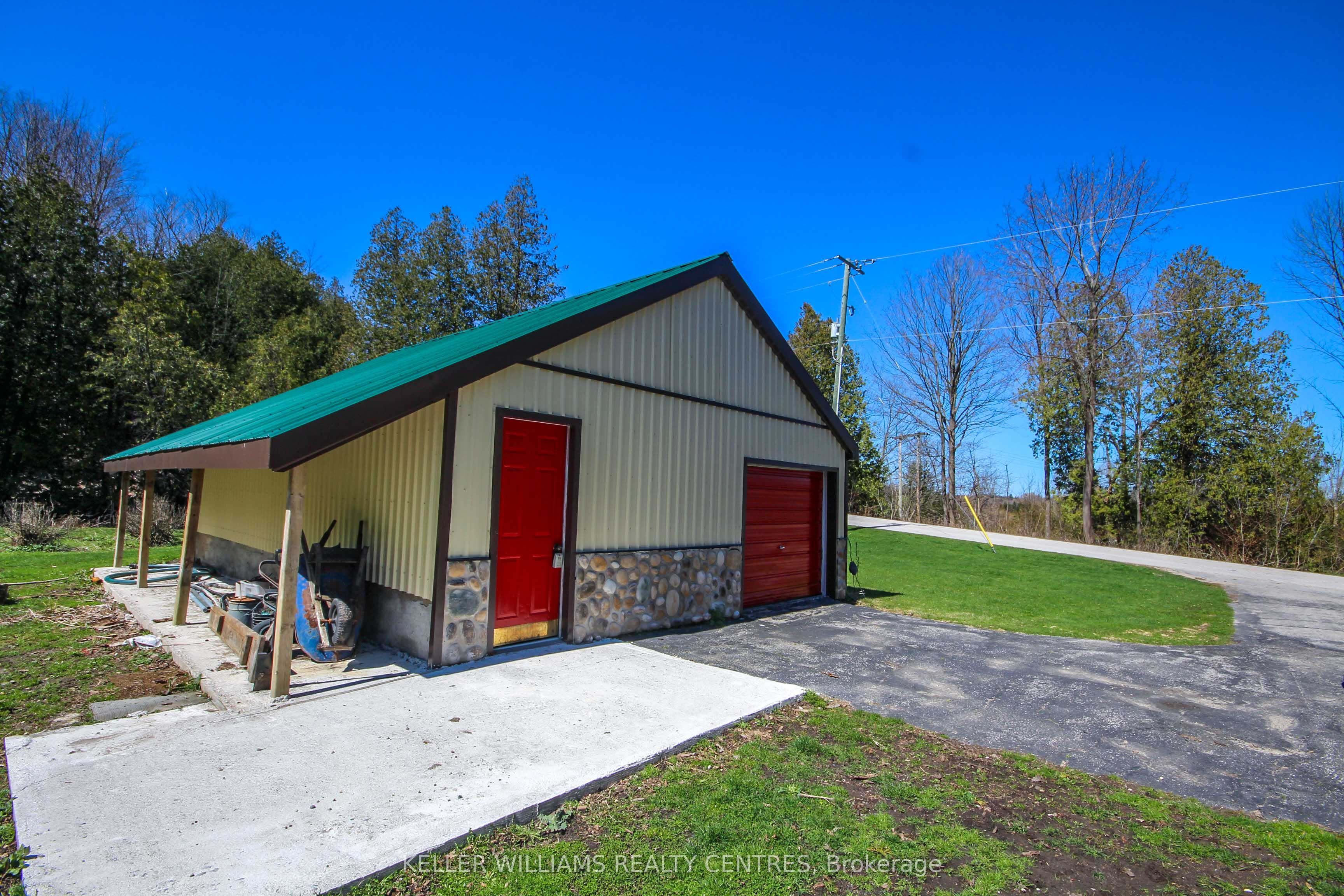 484 Carlisle Street Property Photo 36
