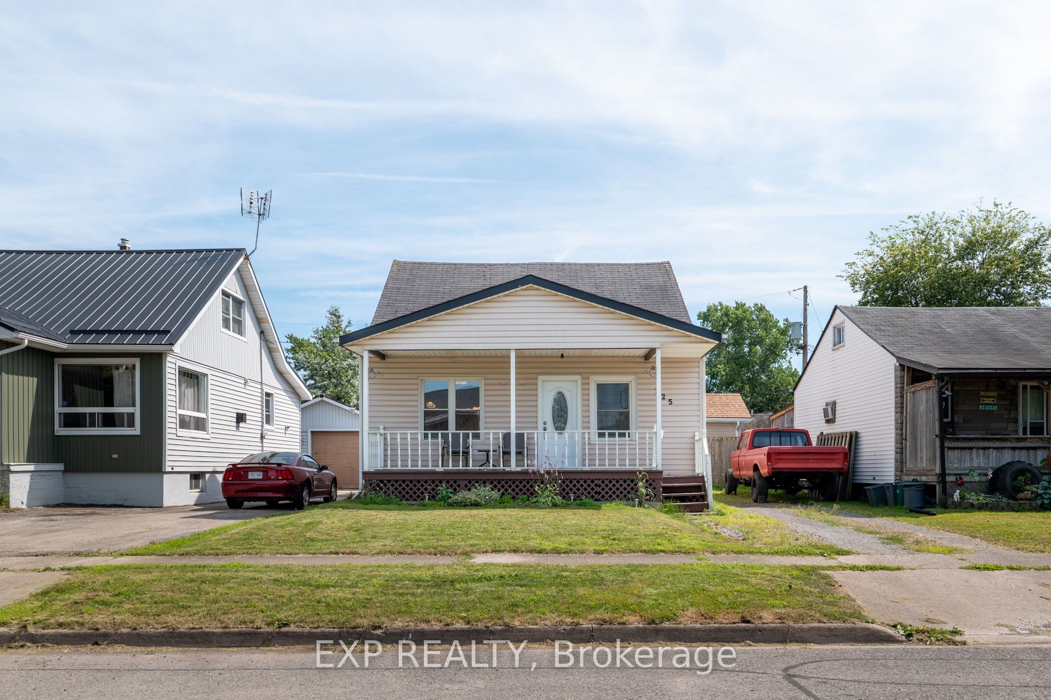 325 Simpson Avenue Property Photo 3