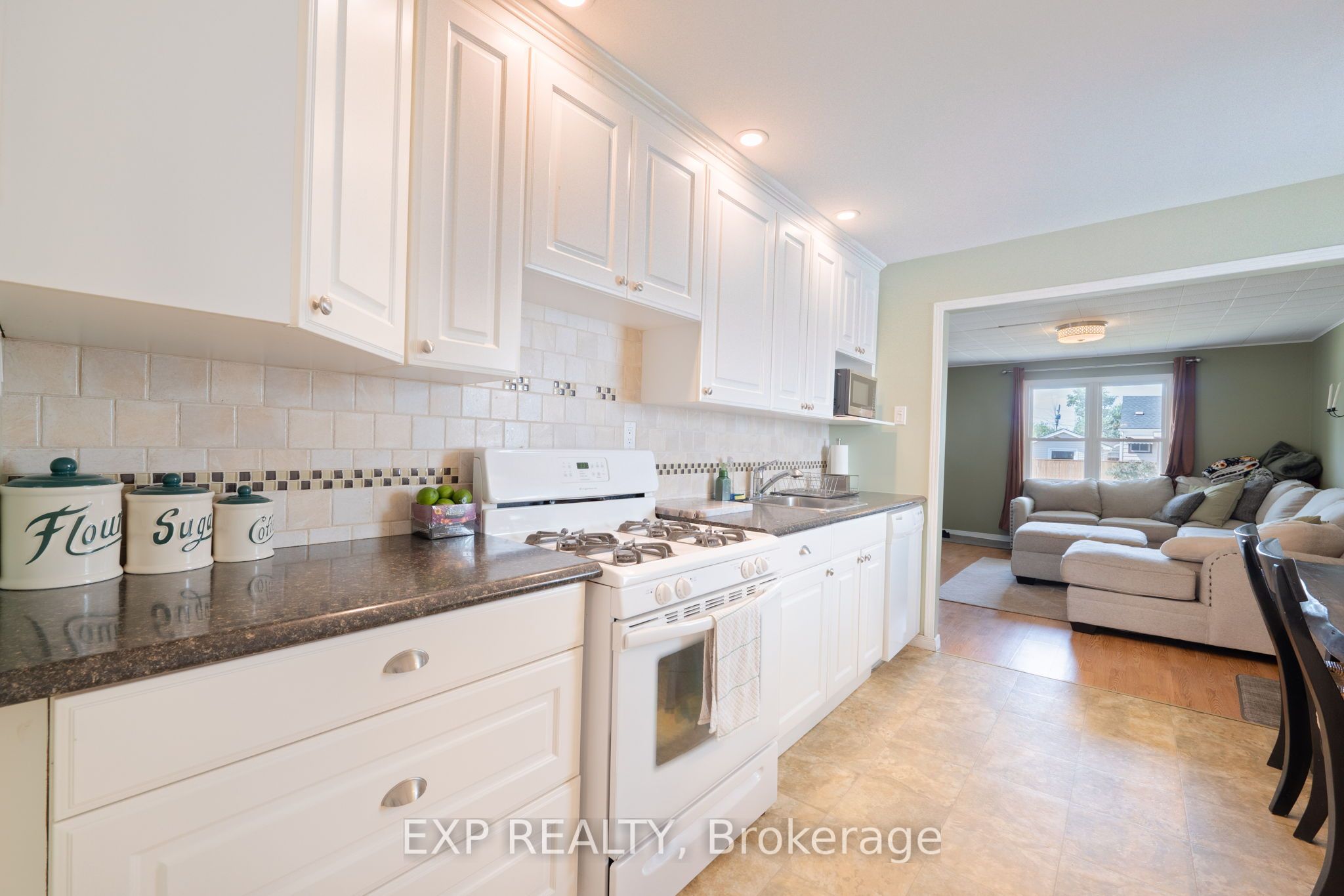 325 Simpson Avenue Property Photo 9