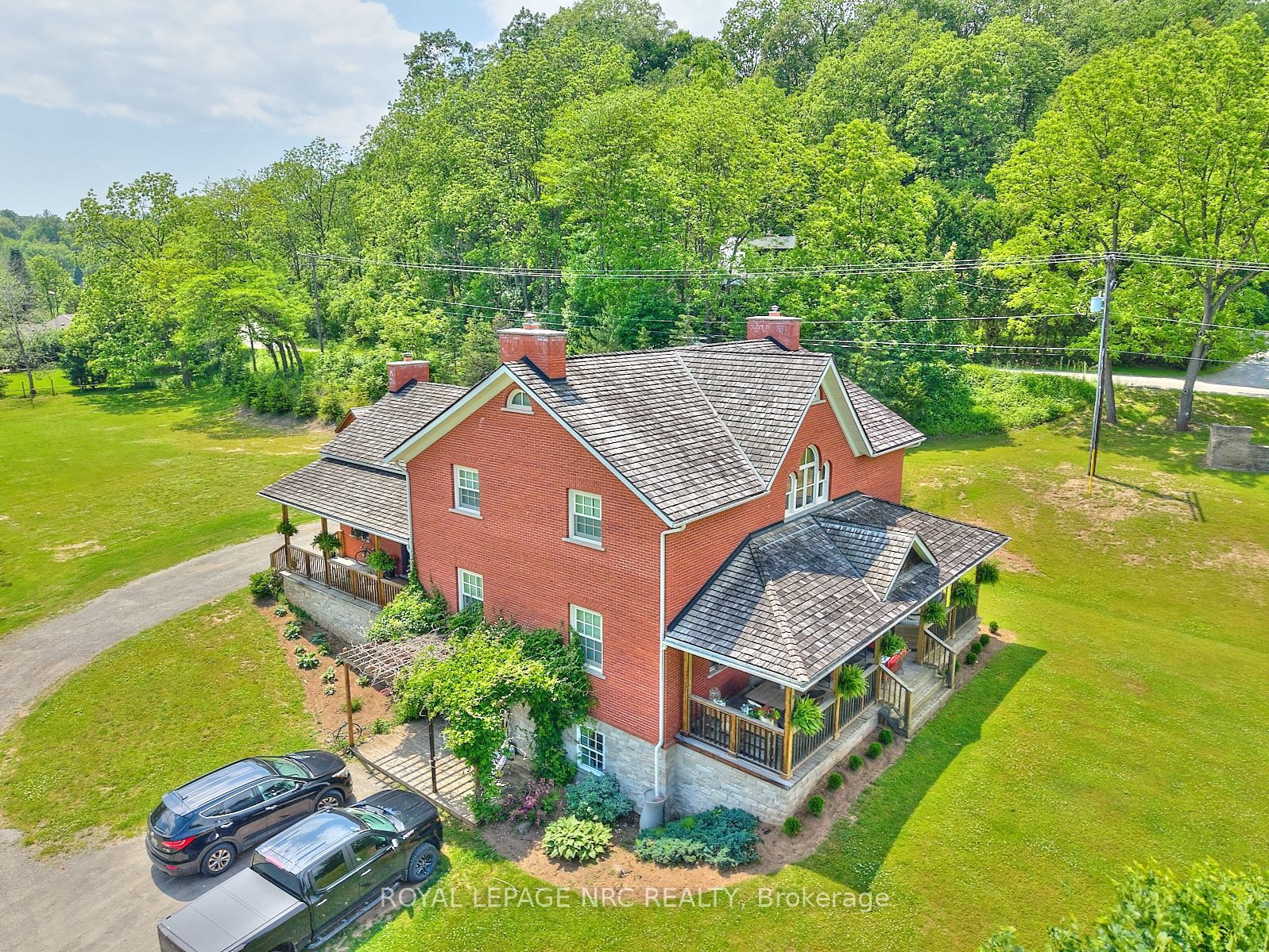 2877 Mcsherry Ln Property Photo 1