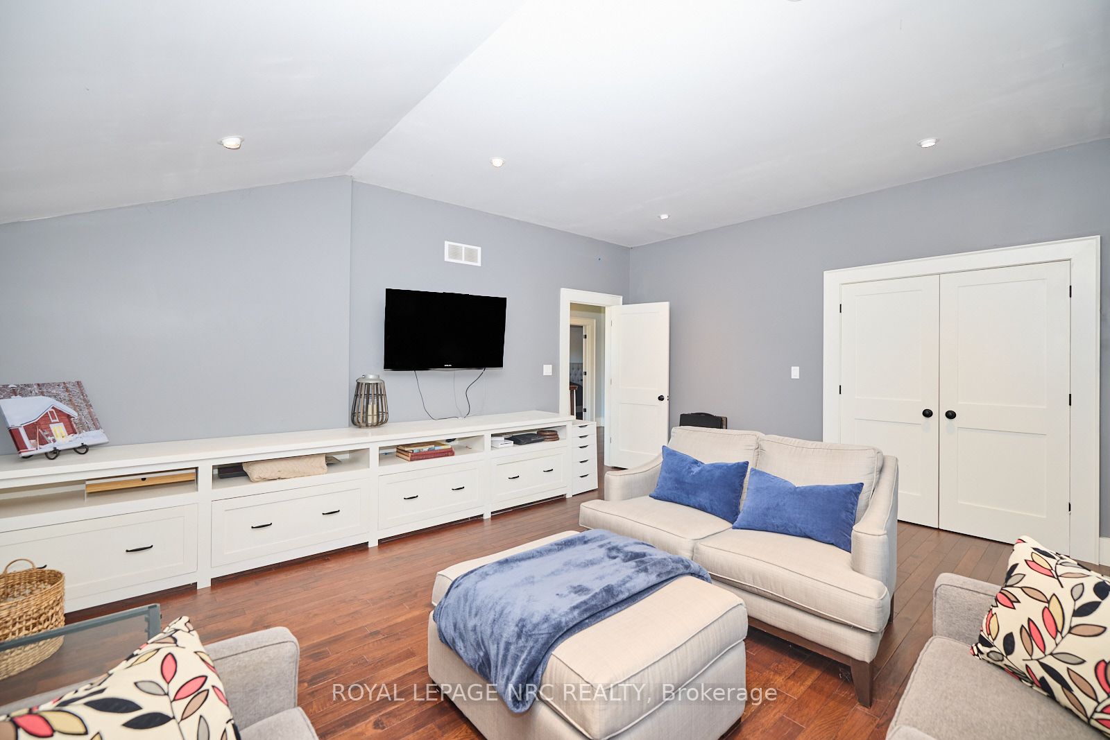 2877 Mcsherry Lane Property Photo 37