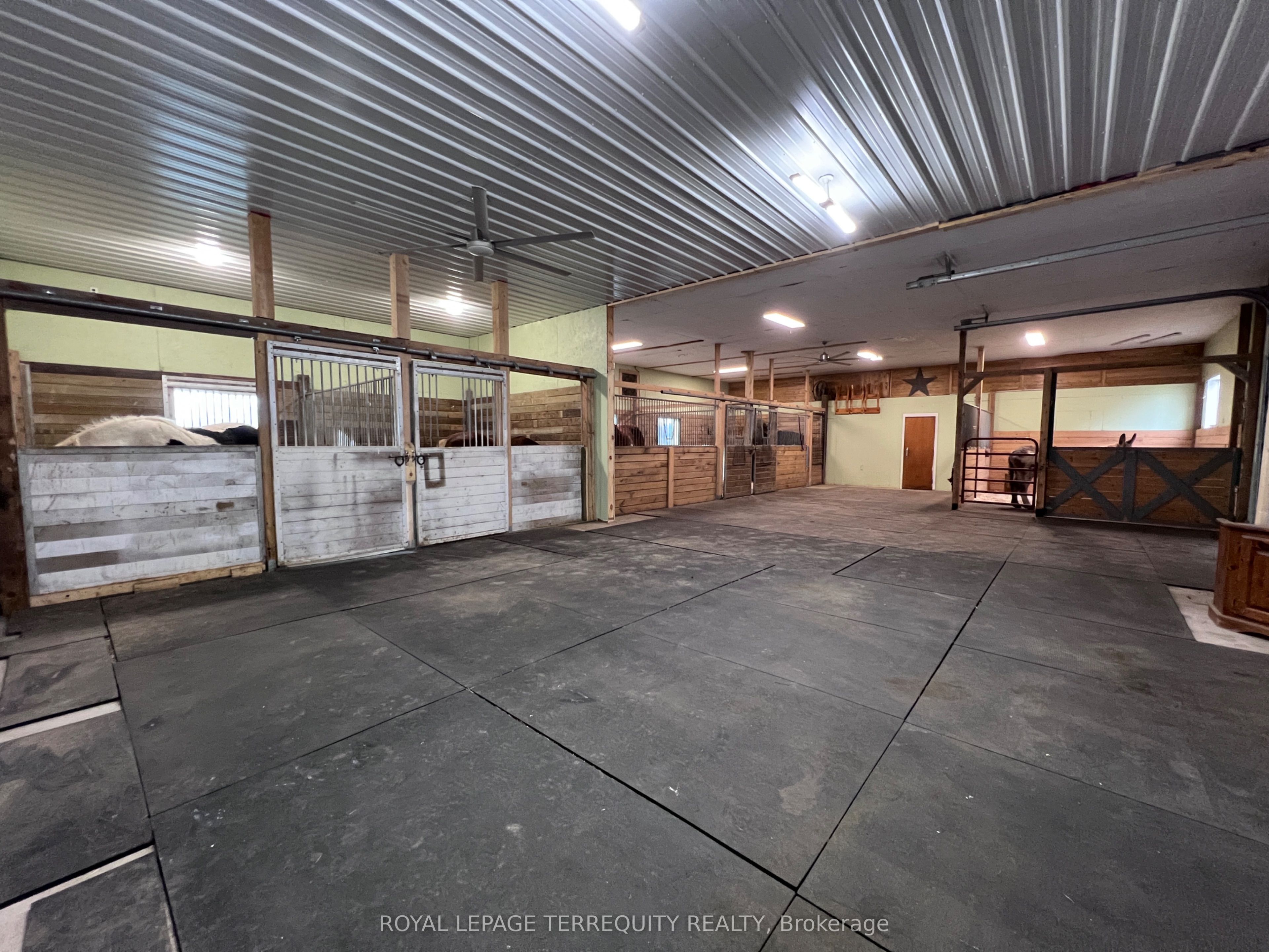 189 East Hungerford Road Property Photo 32