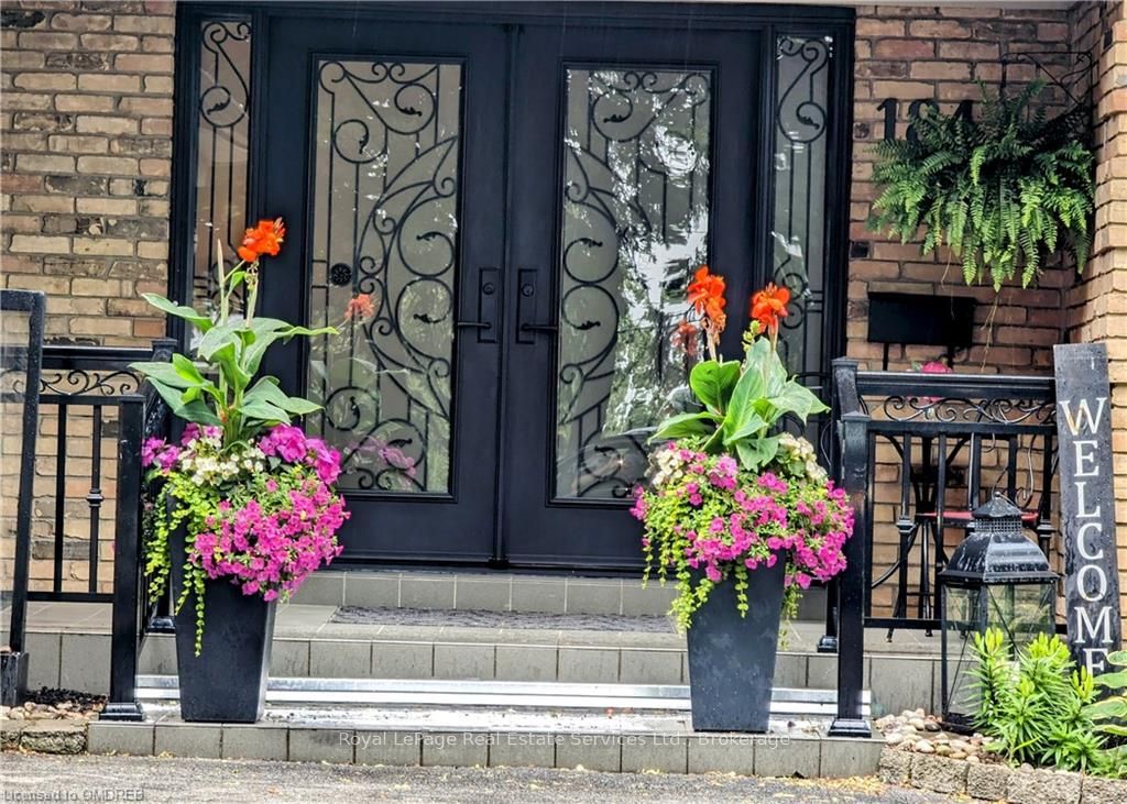 184 Dundas Street Property Photo 2