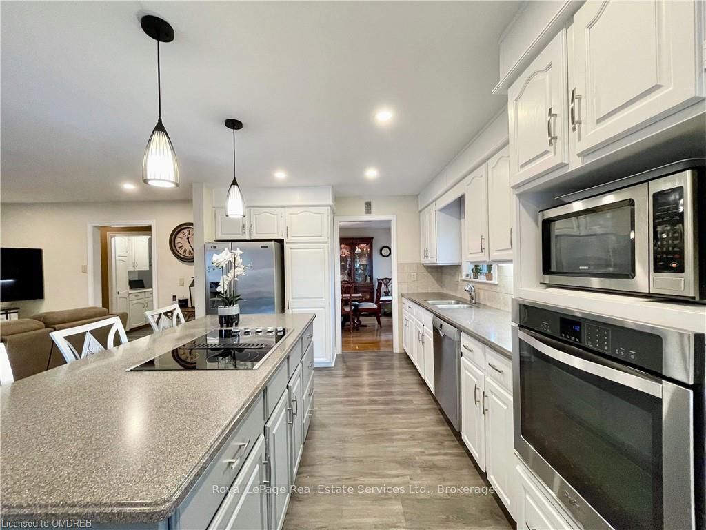 184 Dundas Street Property Photo 9
