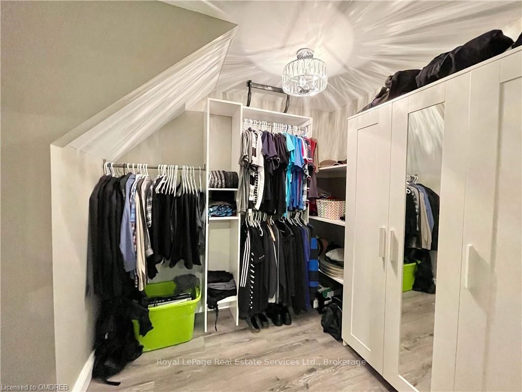 184 Dundas Street Property Photo 24
