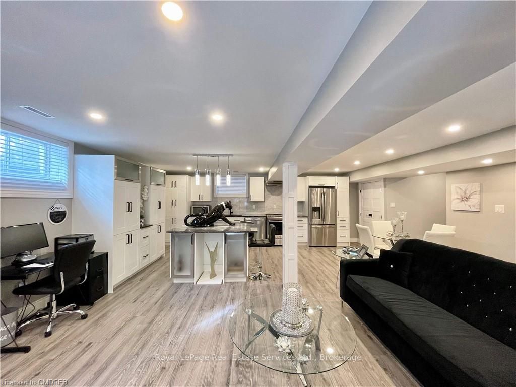 184 Dundas Street Property Photo 33
