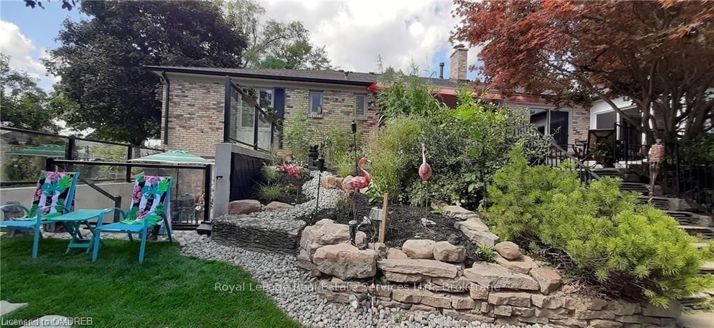 184 Dundas Street Property Photo 39