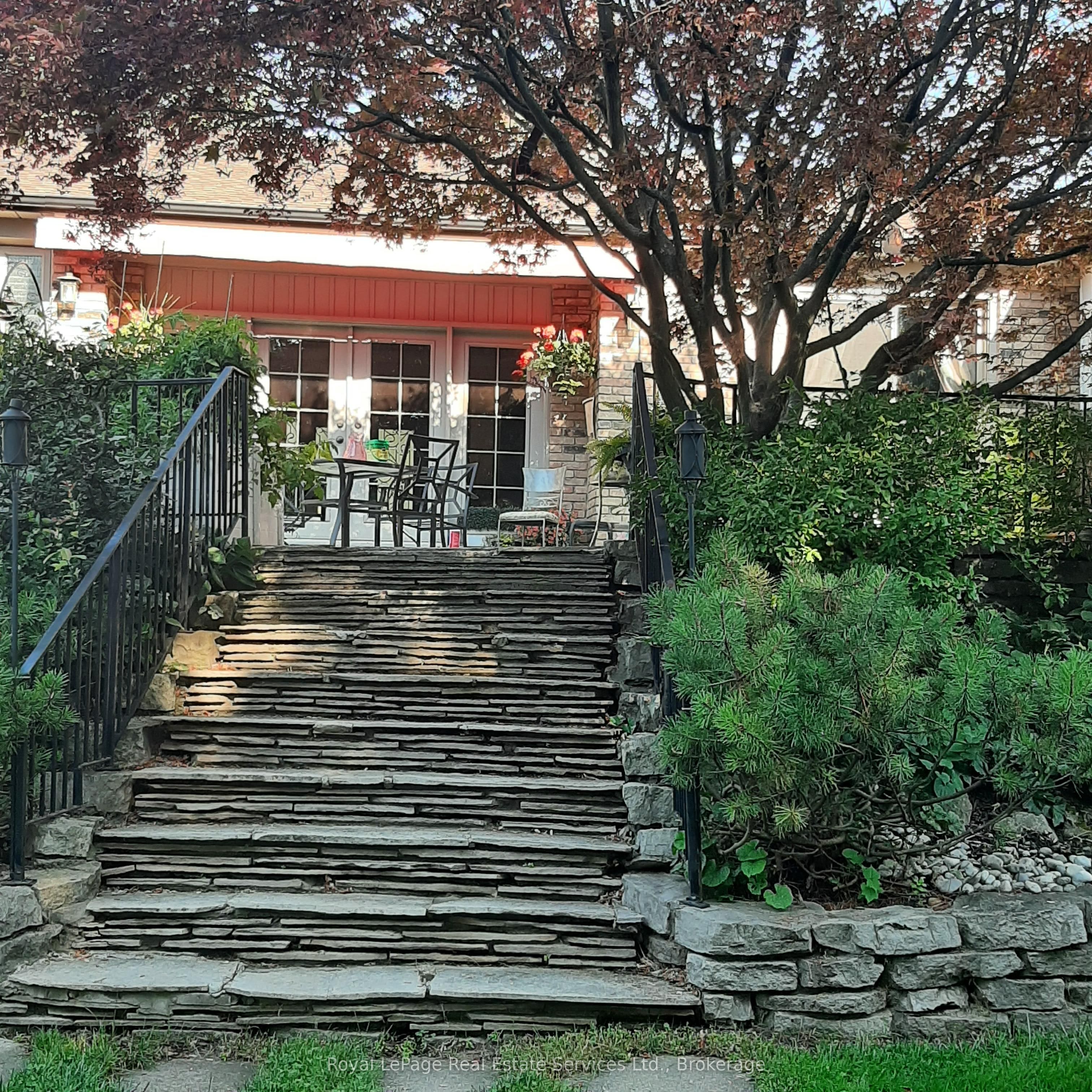 184 Dundas Street Property Photo 44