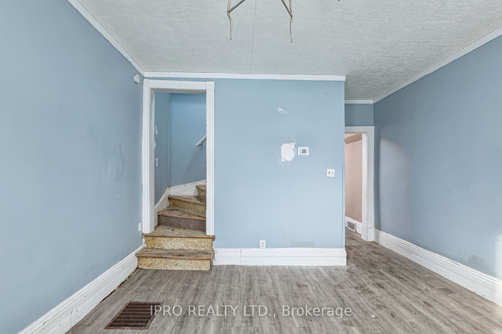 1083 3rd Avenue A E Property Photo 4