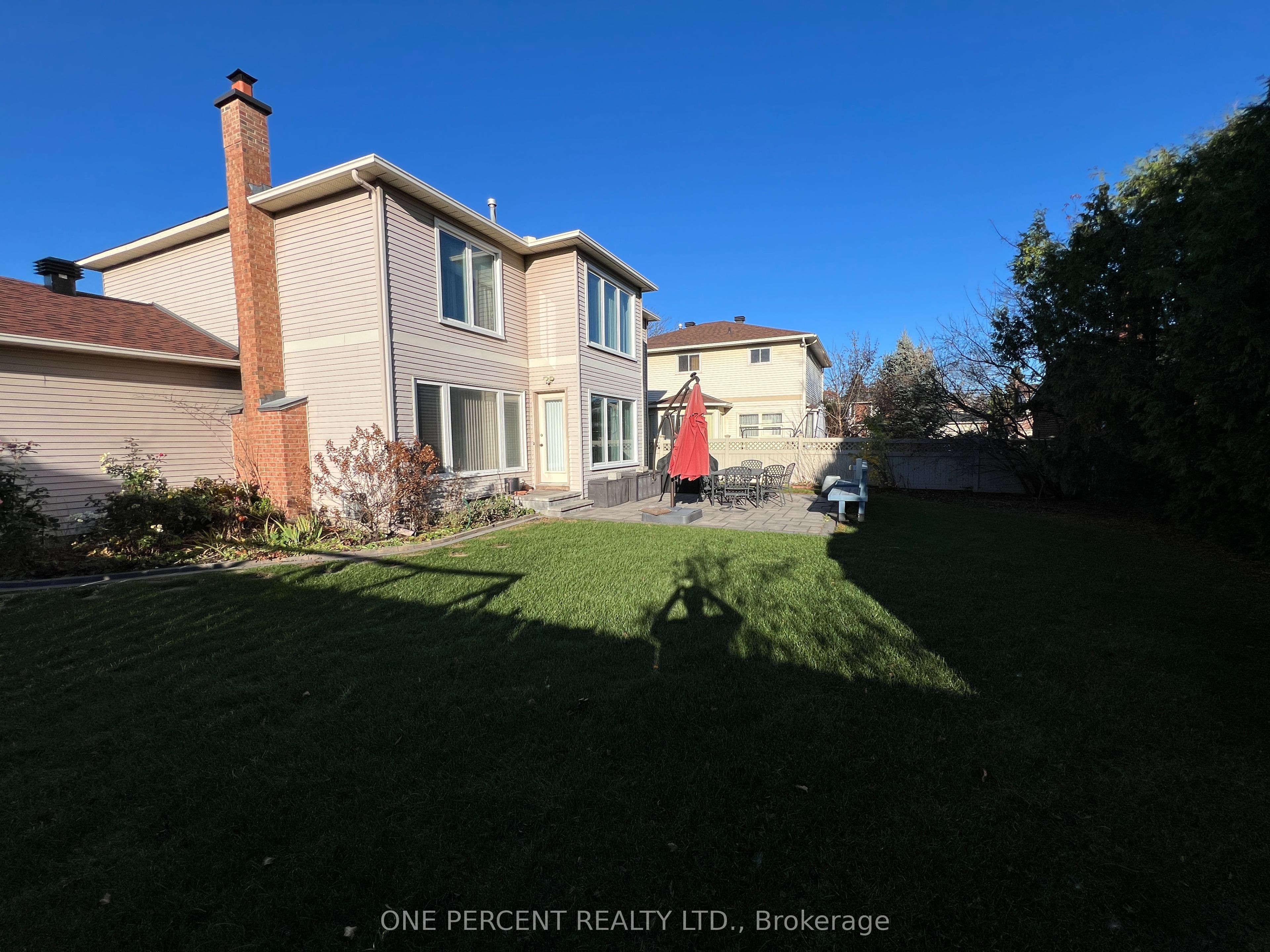 1307 Turner Crescent Property Photo 3