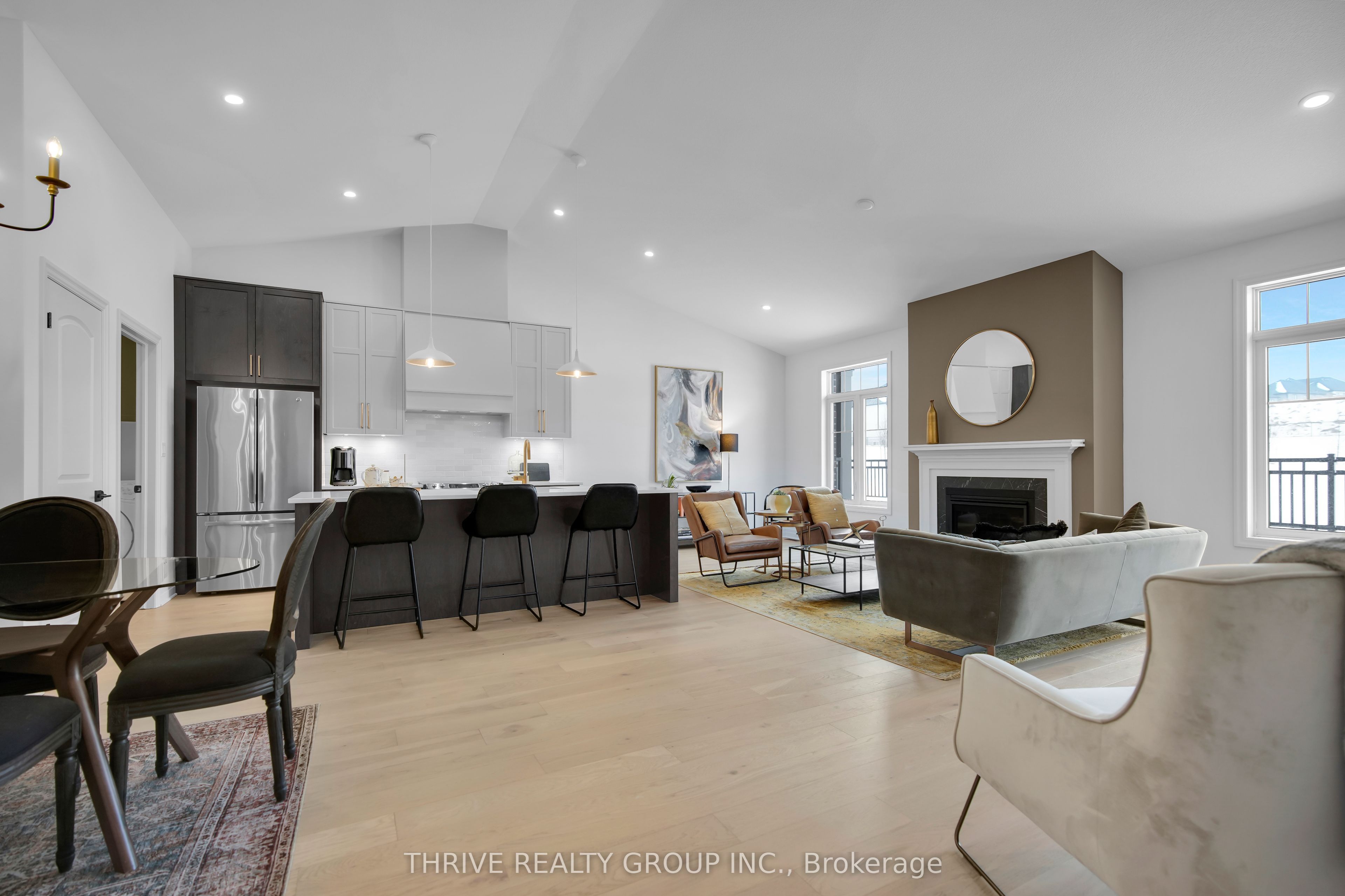 #15 - 1080 Upperpoint Avenue Property Photo 8