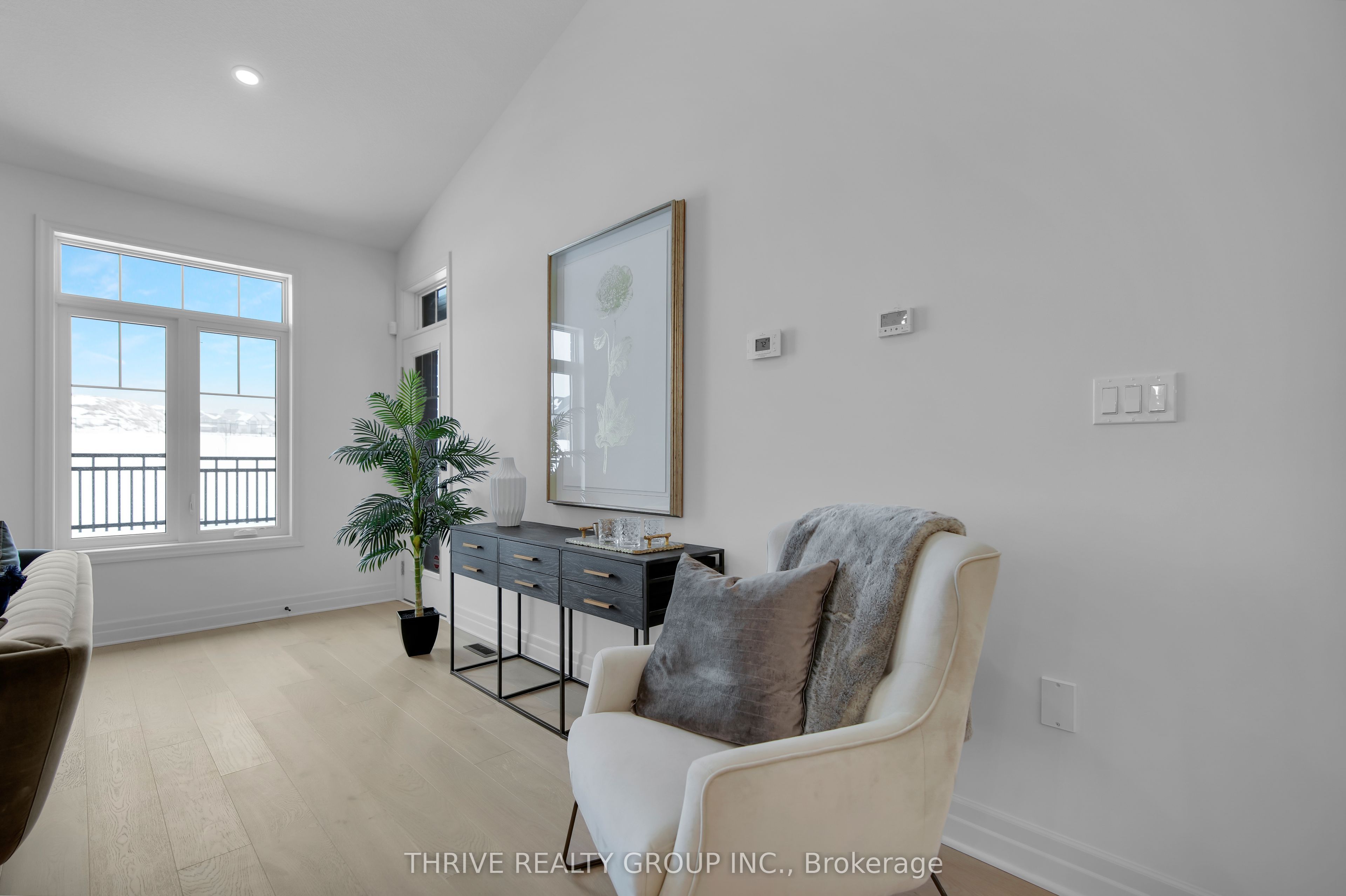 #15 - 1080 Upperpoint Avenue Property Photo 9